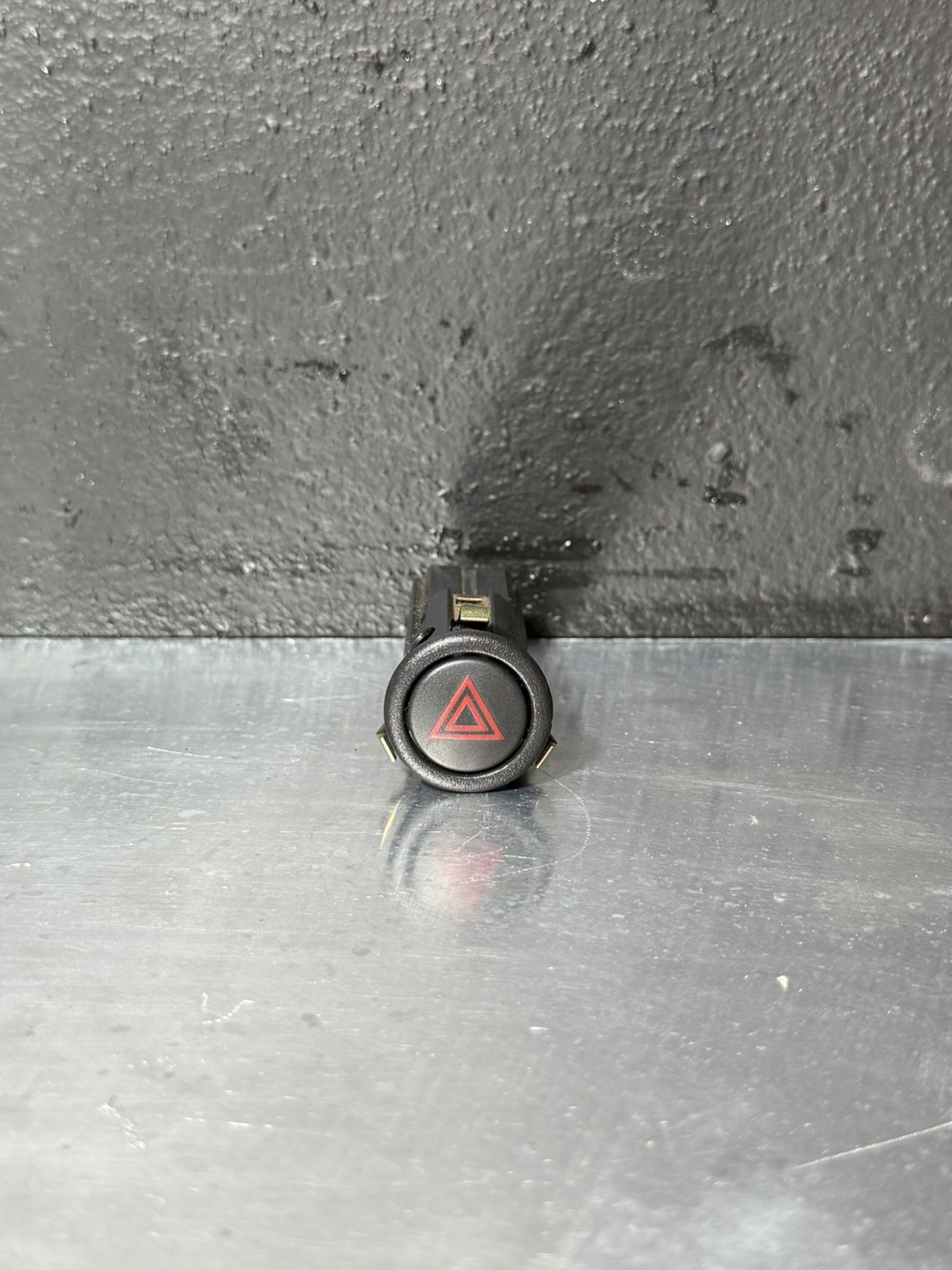 SAAB 9000 900 9-3 9-5 ROUND HAZARD LIGHT BUTTON  4109526