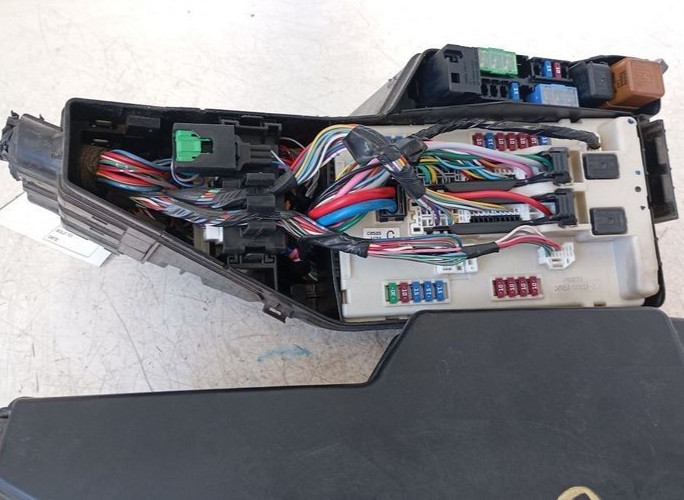 2011-2013 Nissan Altima Engine Fuse Box Assembly OEM