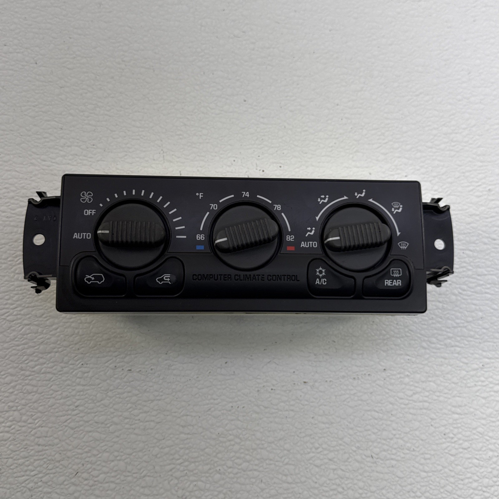 2000-2002 Chevy Tahoe GMC Yukon Temperature Climate Control Unit A/C PN 15126603