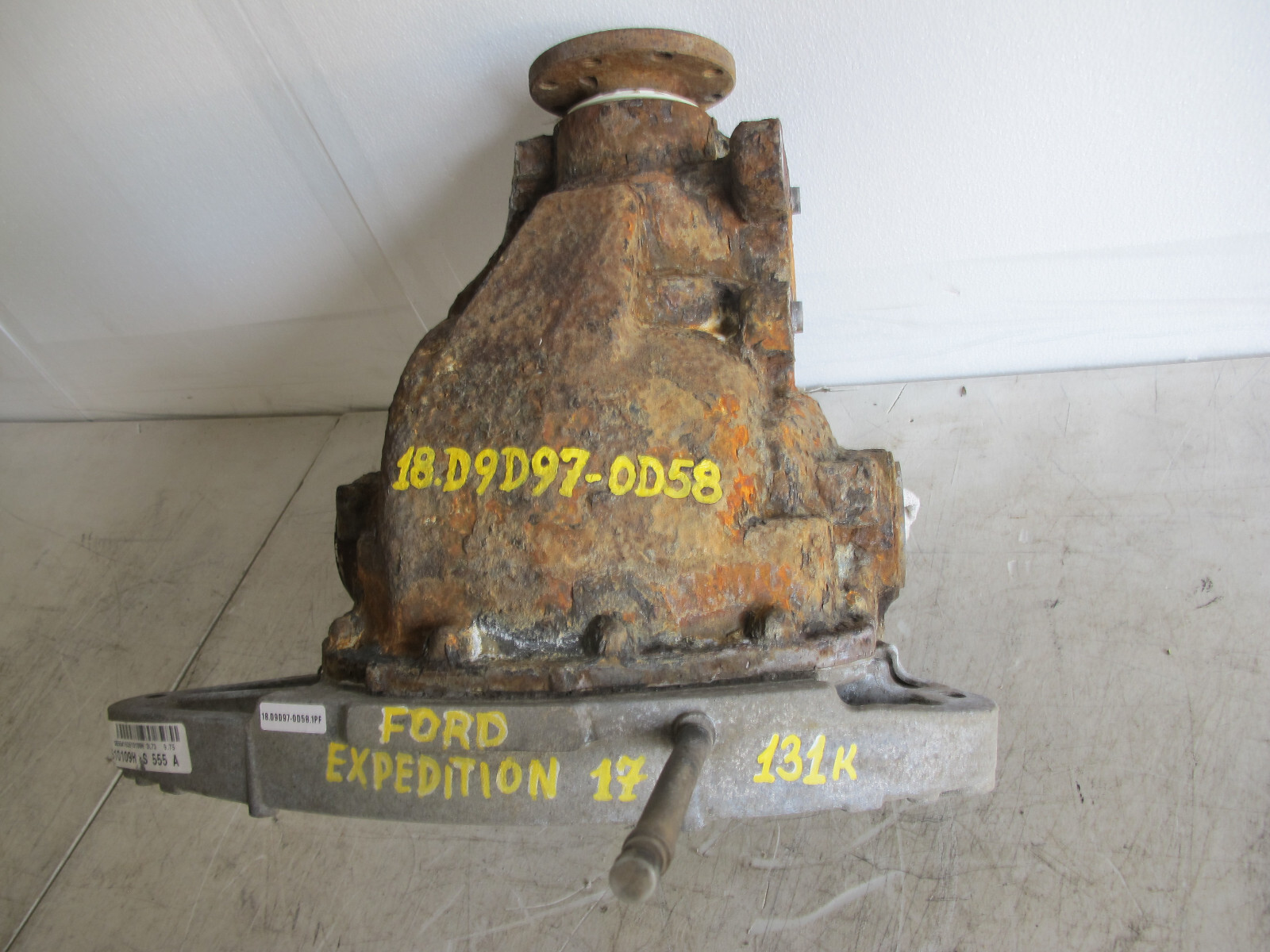2015- 2017 FORD EXPEDITION 3.5L 4x4 REAR DIFFERENTIAL 3.73 RATIO 9.75 RING