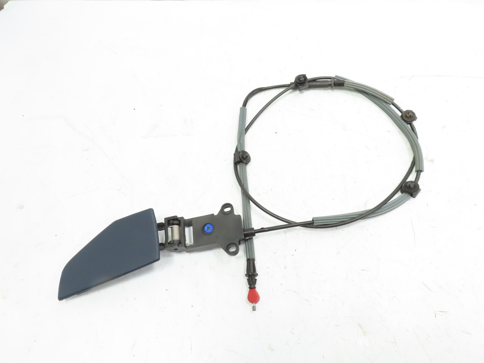 07 Aston Martin V8 Vantage Roadster #1014 Trim Top Hinge Flap Cover & Cable Tonn 07 Aston Martin V8 Vantage Roadster #1014 Trim Top Hinge Flap Cover & Cable Tonn