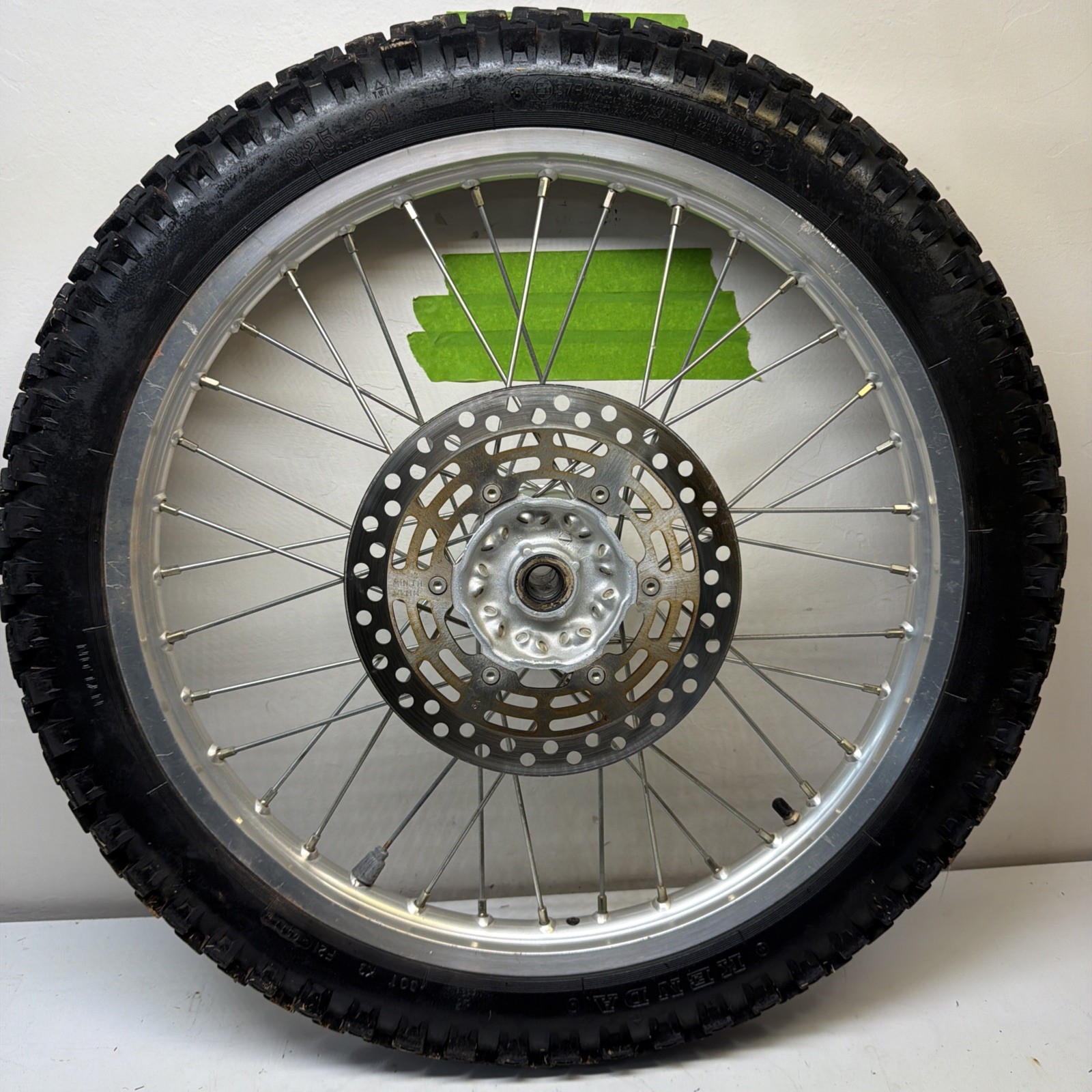 00 - 24 SUZUKI DRZ 400 S OEM FRONT WHEEL STRAIGHT GOOD SHAPE 