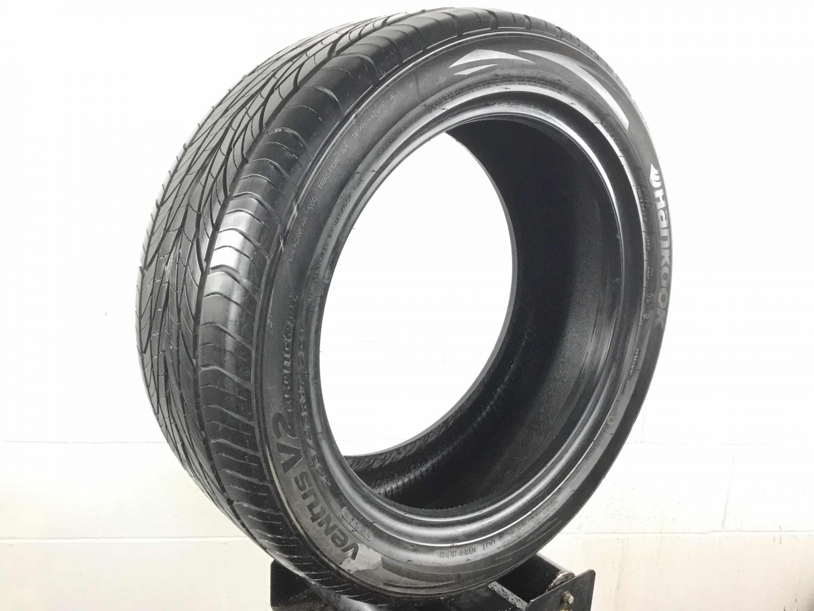 P245/45R17 Hankook Ventus V2 Concept 2 95 V Used 7/32nds