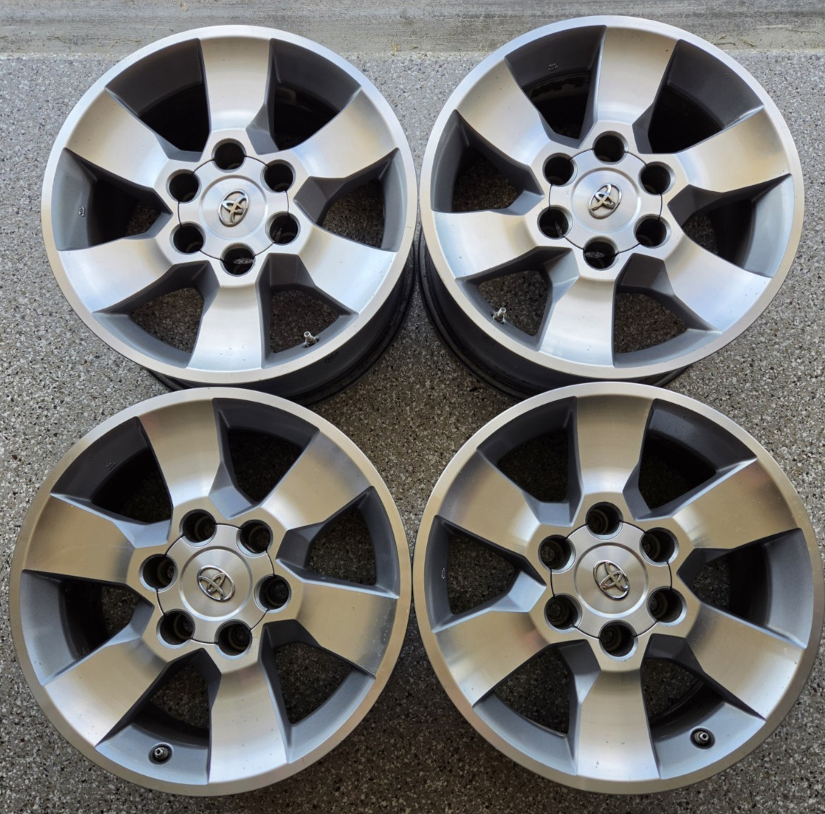 USED 2010-2013 TOYOTA 4RUNNER ALLOY 6-SPOKE WHEEL 17X7 OEM WITH CENTER CAP