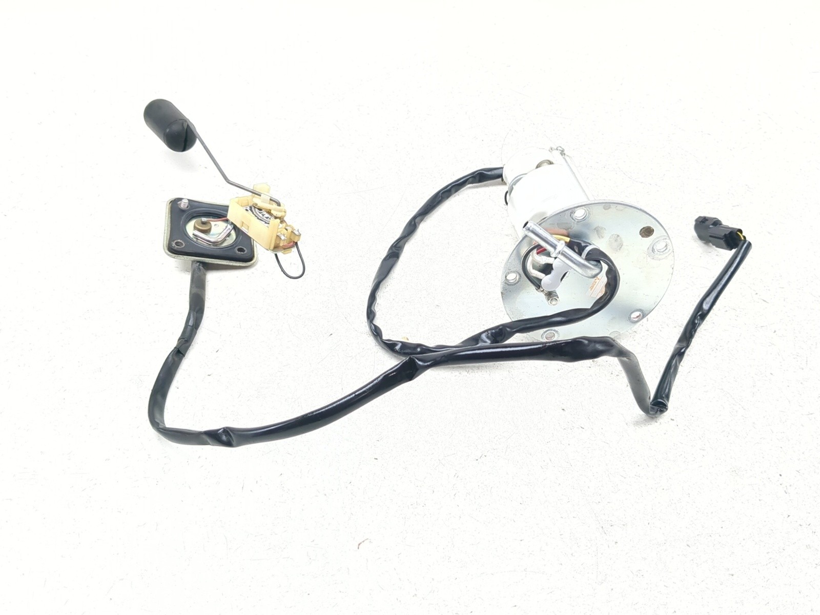 08-09 Kawasaki Concours ZG1400 Front Fuel Pump Level Sending Unit 49040-0820