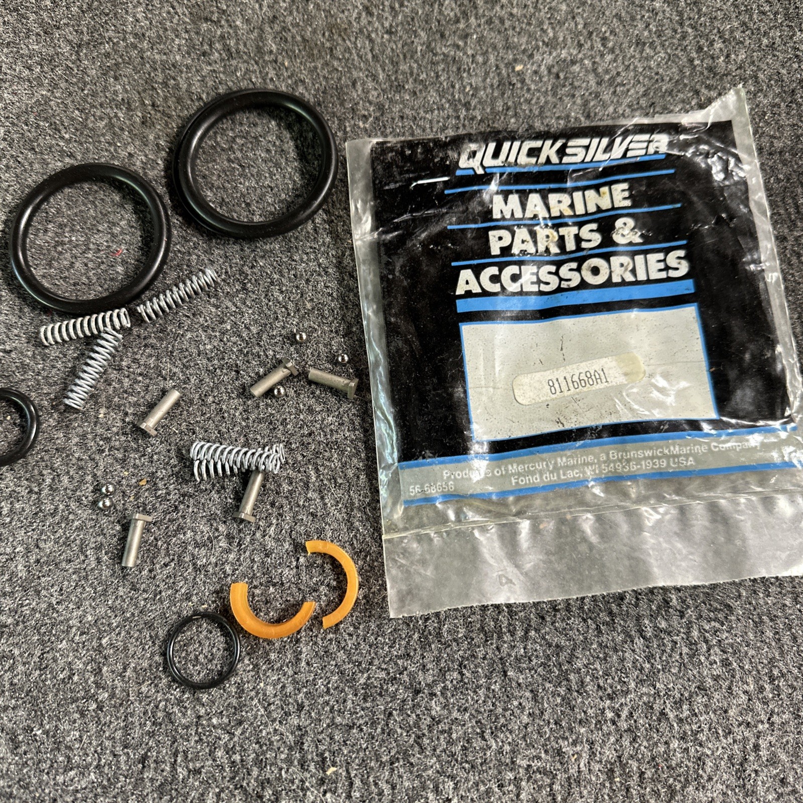 Genuine Mercury Trim O-Ring Seal Kit 811668A1 OEM NOS Broke Wiper Seal