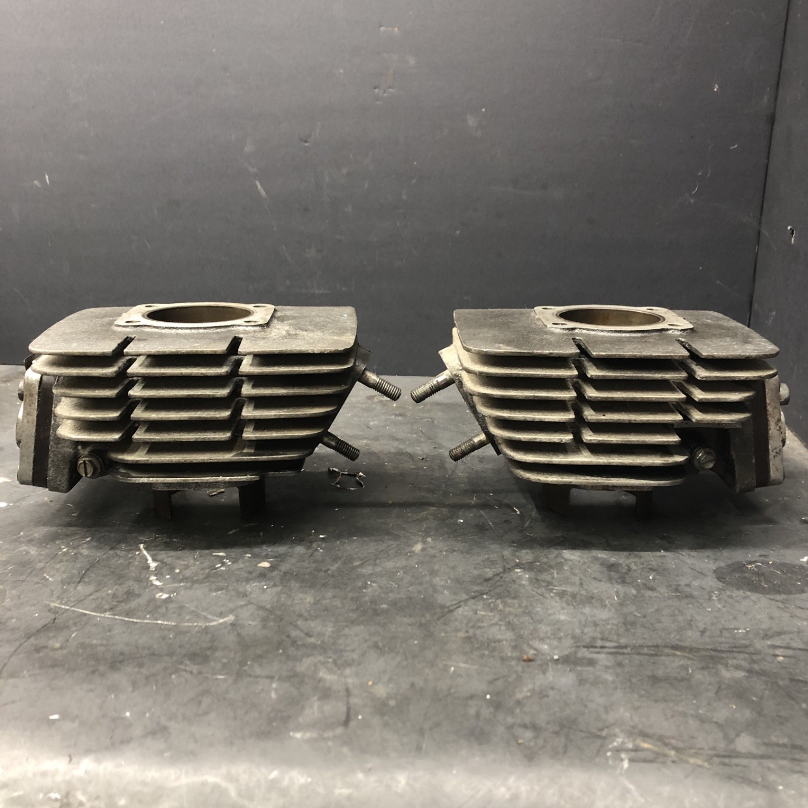 Genuine OEM 1974 Yamaha RD200 Engine Cylinders Barrels RD 200 NO BROKEN FINS