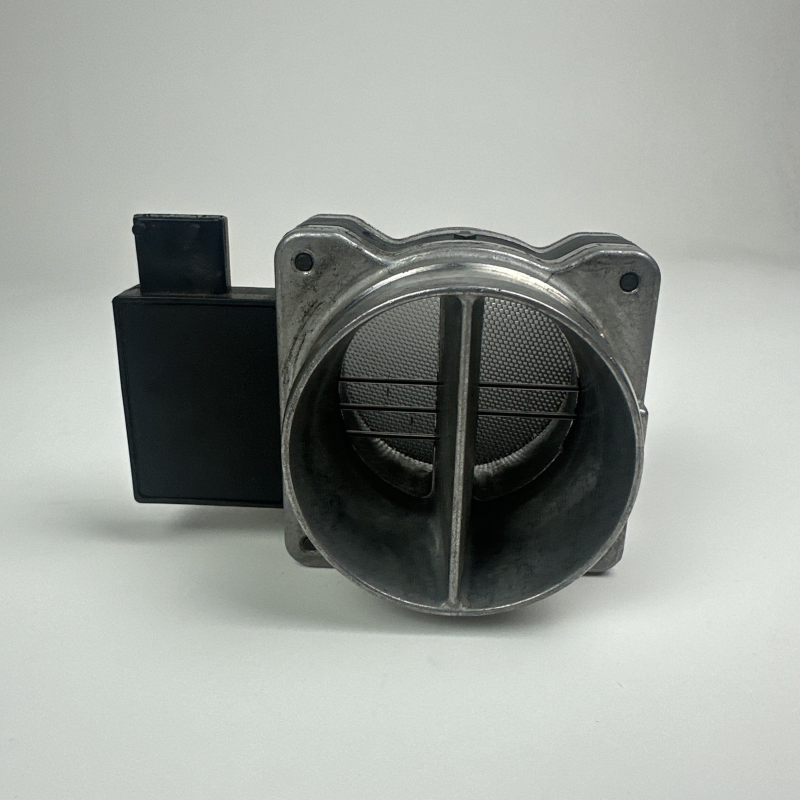 Used OEM 2006 Saab 9-5 Mass Air Flow Sensor Fits 9-3 1999-2003 and 9-5 1999-2009