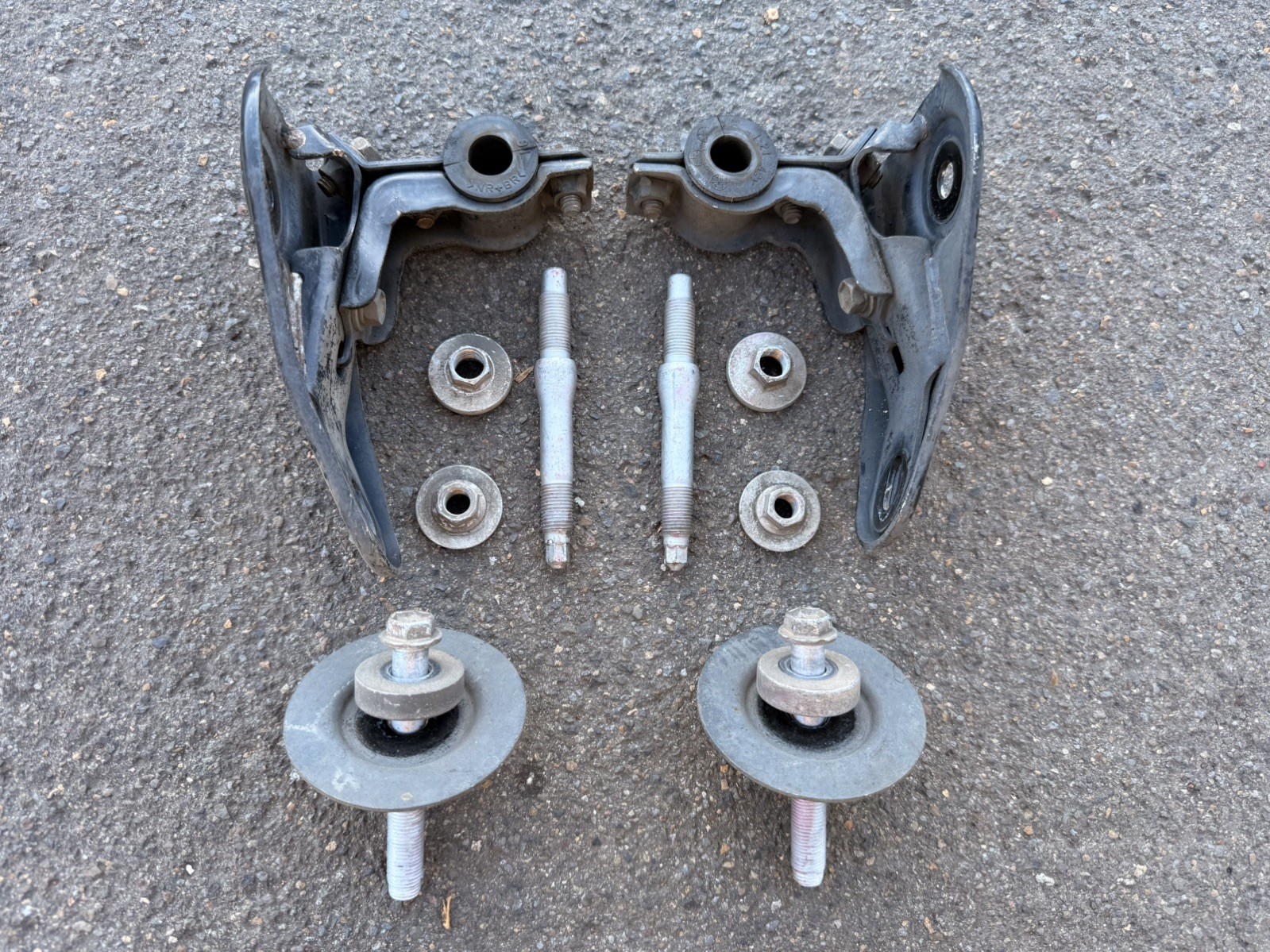 2002-2006 TOYOTA CAMRY REAR CROSSMEMBER SWAY BAR BACKETS W/BOLTS & HARDWARE