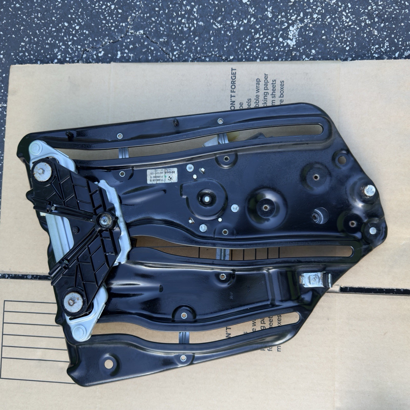 07-13 BMW 328i 335i e93 CONVERTIBLE rear right quarter window regulator motor