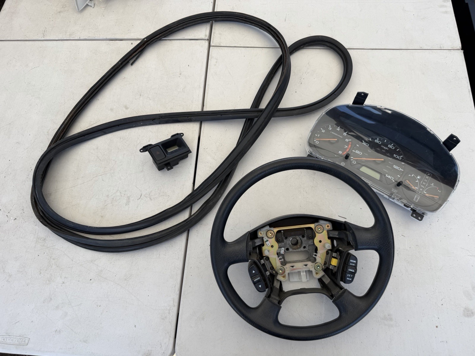 99-04 HONDA ODYSSEY PARTS SPEEDOMETER STEERING WHEEL REAR TRUNK SEAL AND CLOCK 99-04 HONDA ODYSSEY PARTS SPEEDOMETER STEERING WHEEL REAR TRUNK SEAL AND CLOCK