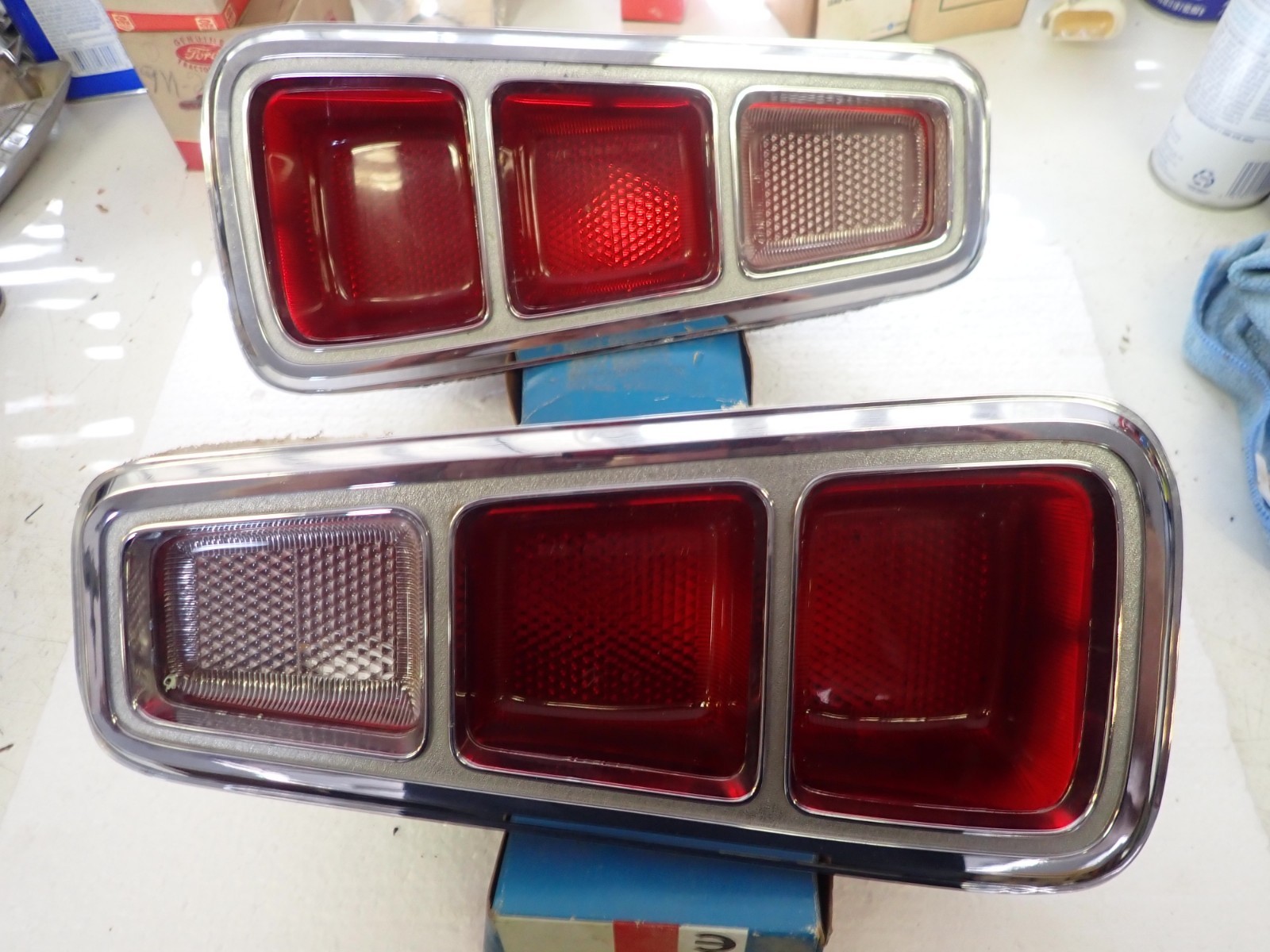 1968 Dodge Coronet Taillights Super Nice Chrome & Lens Complete Mopar Pair RH LH 1968 Dodge Coronet Taillights Super Nice Chrome & Lens Complete Mopar Pair RH LH