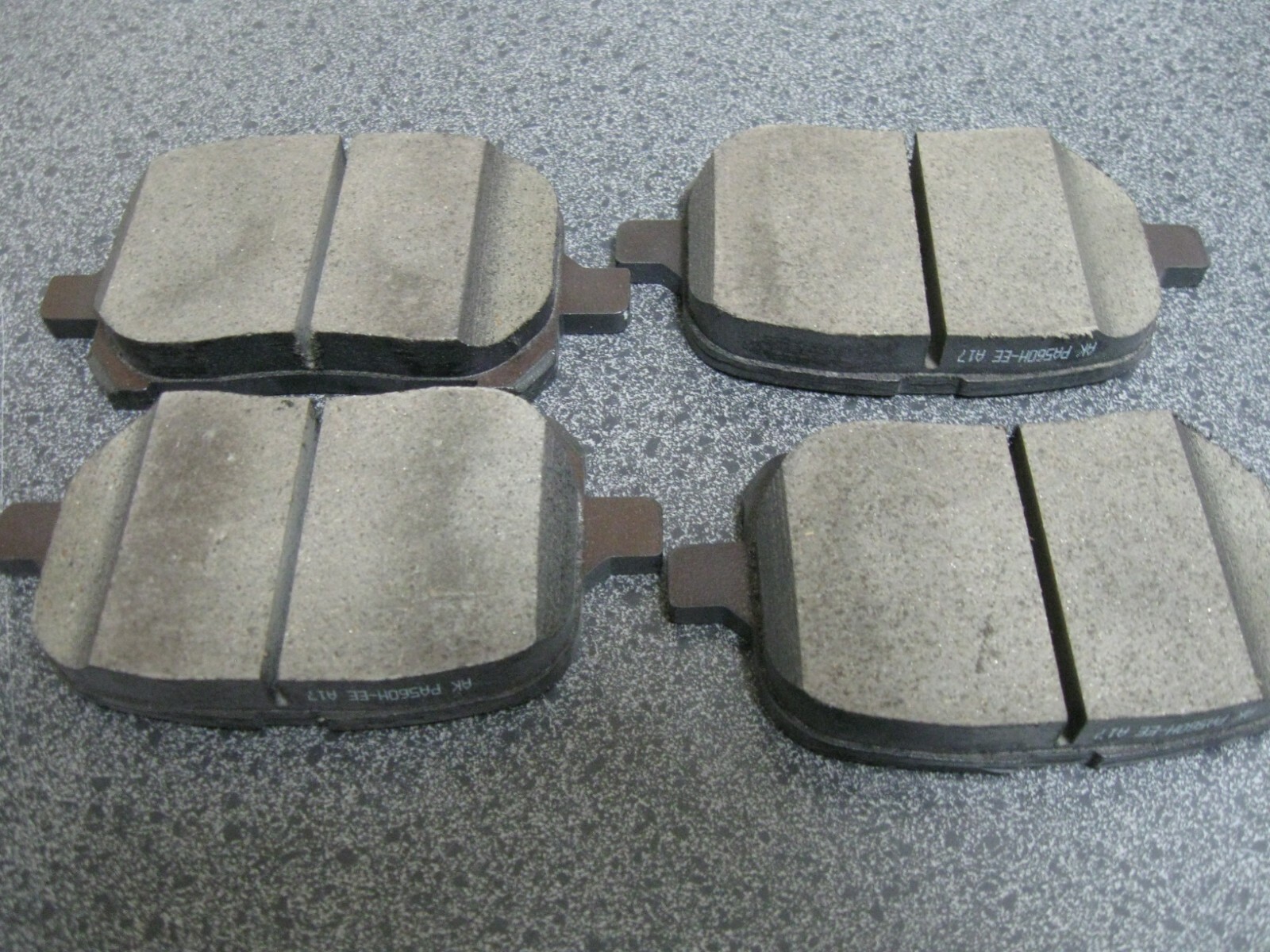 NEW TOYOTA BRAKE PAD SET (PN 04465-48060)