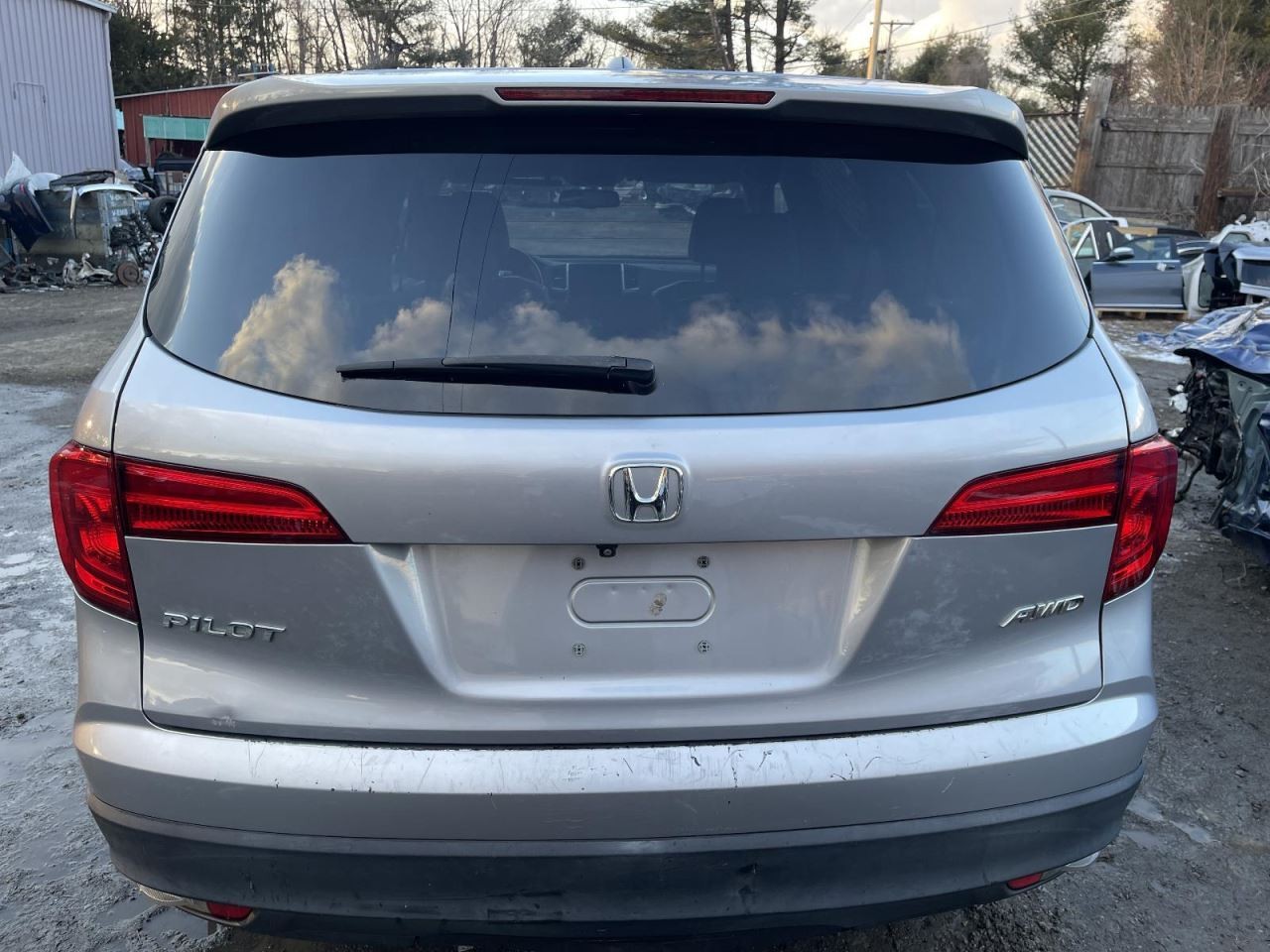 2016-2018 Honda Pilot Tail Gate Silver
