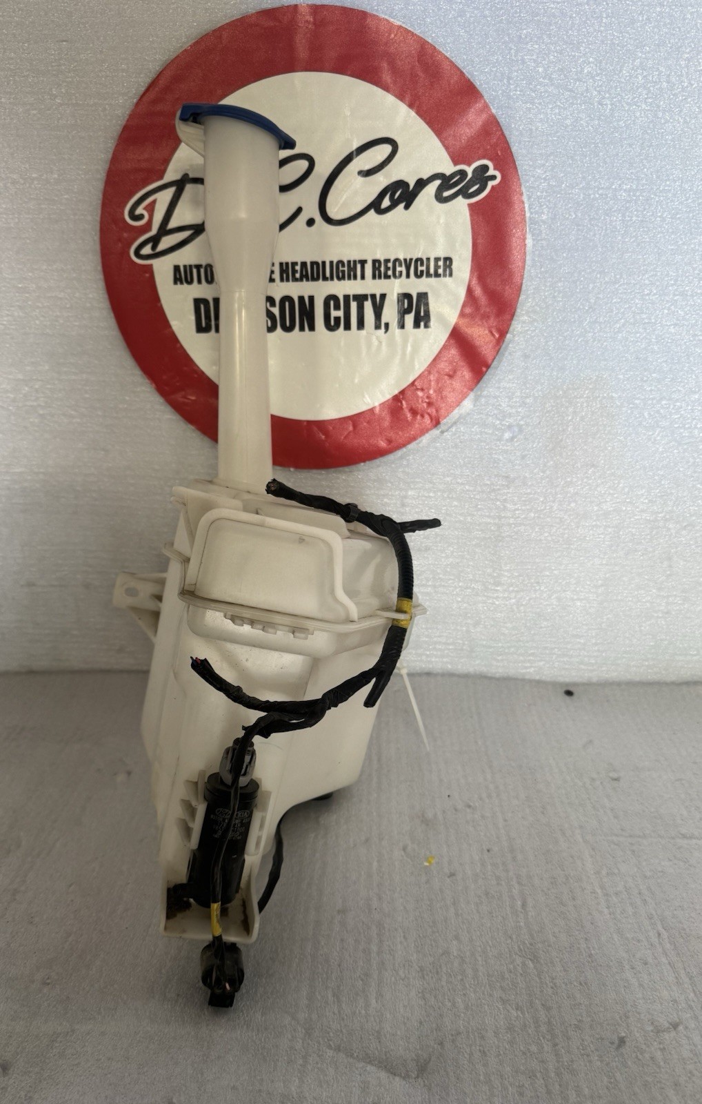 🌟USED🌟17-20 Kia Optima Washer Reservoir With Washer Pump