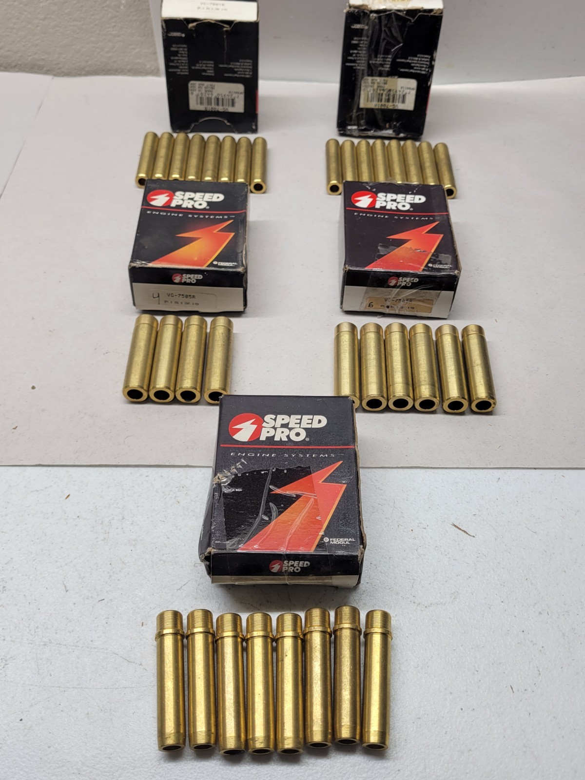 Speed Pro Mix Lot Sets of 34 Bronze Valve Guides NOS Speedpro Speed Pro Mix Lot Sets of 34 Bronze Valve Guides NOS Speedpro