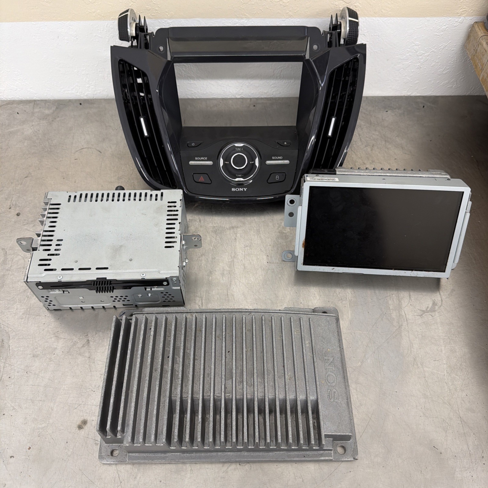 2013-2015 Ford Escape Titanium SONY 8