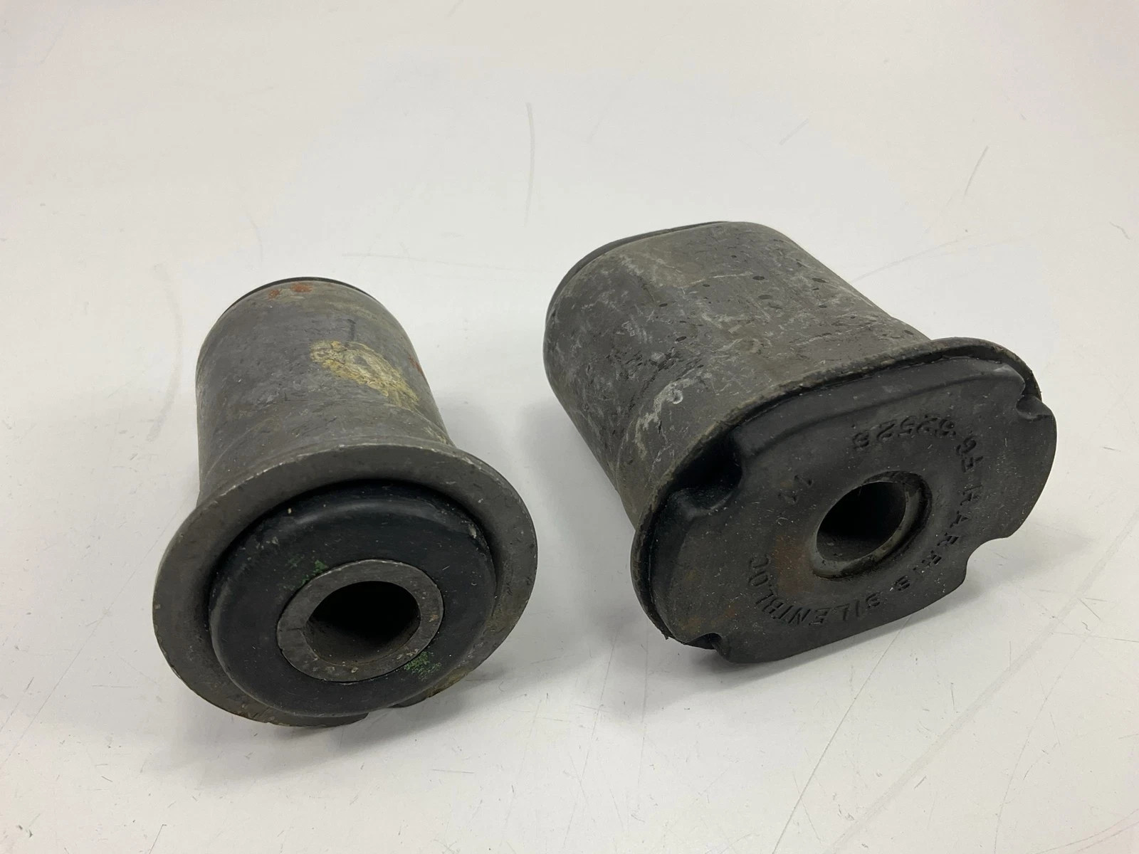 Elgin PRO Upper Oval Lower Control Arm Bushing Set HARRIS 1962-1972 GM A-Body Elgin PRO Upper Oval Lower Control Arm Bushing Set HARRIS 1962-1972 GM A-Body