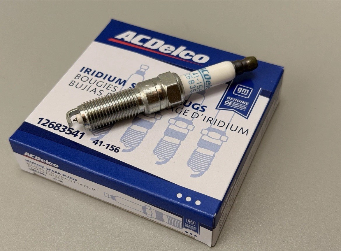 Set Of 4 Genuine GM ACDelco Iridium Spark Plugs 41-156 12683541 New Set Of 4 Genuine GM ACDelco Iridium Spark Plugs 41-156 12683541 New