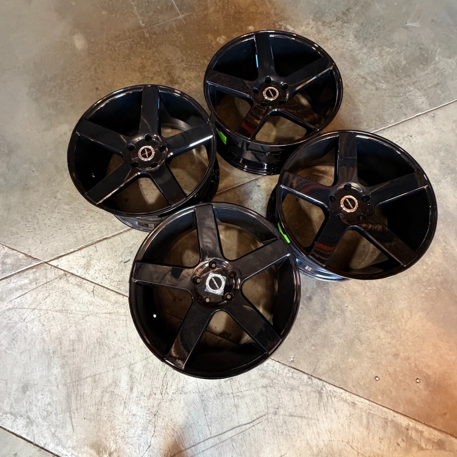 Used 22x9.5 Strada Perfetto 5x139.7 18 87.1 Gloss Black Wheels set(4)