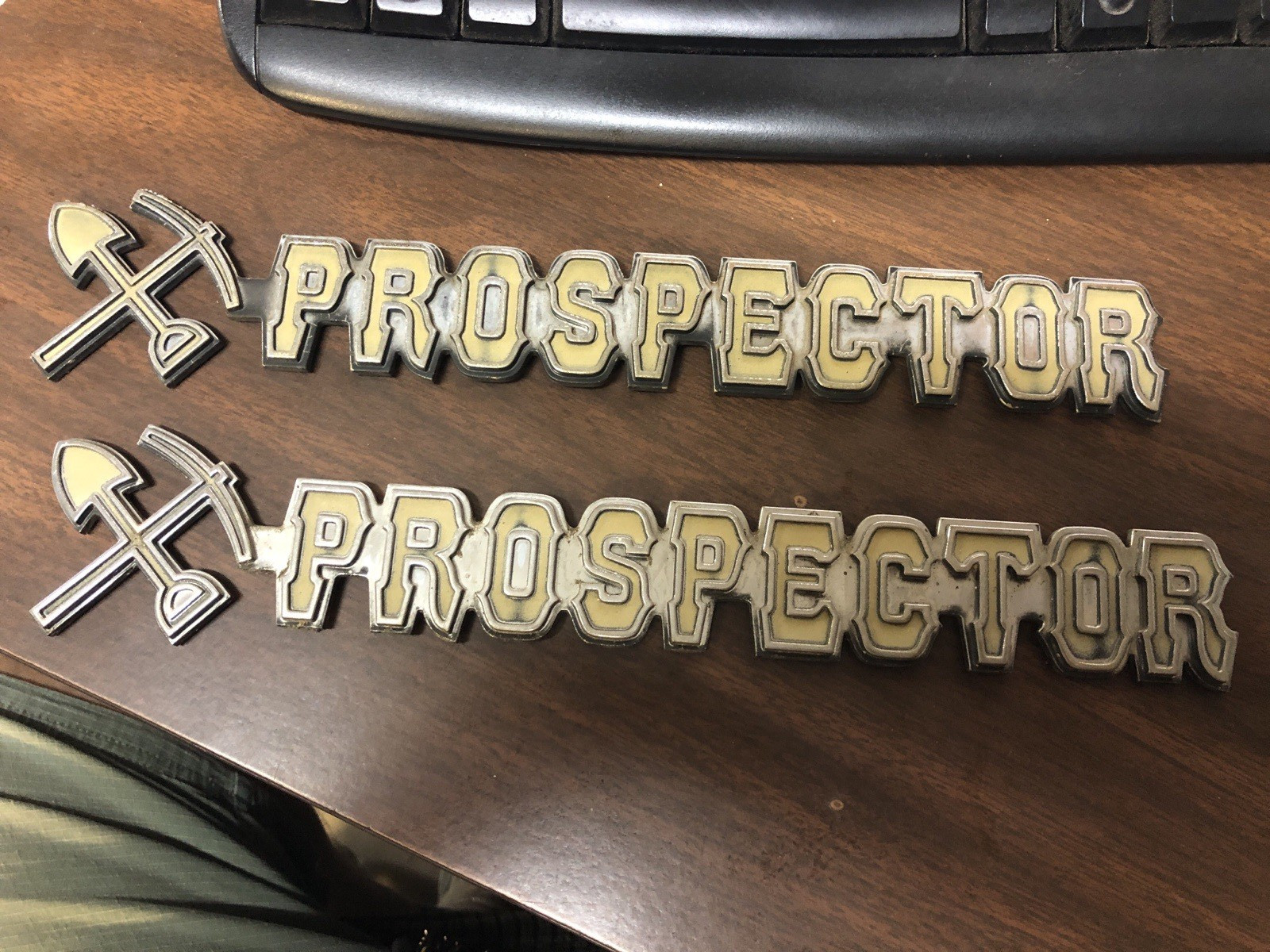 81 82 83 84 85 86 87 88 89 90 91 Dodge Ram Ramcharger Prospector Emblem PAIR