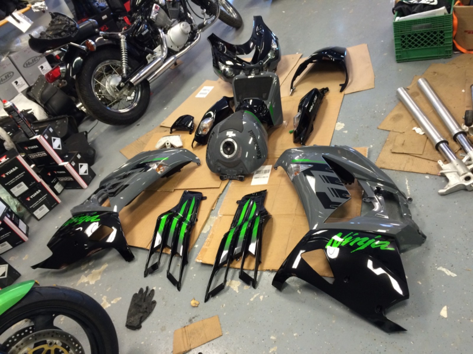 2021 ZX-14R ZX14R FAIRING KIT FUEL TANK LIGHTS OEM NEW TAKE OFF 21 23 Ninja 22
