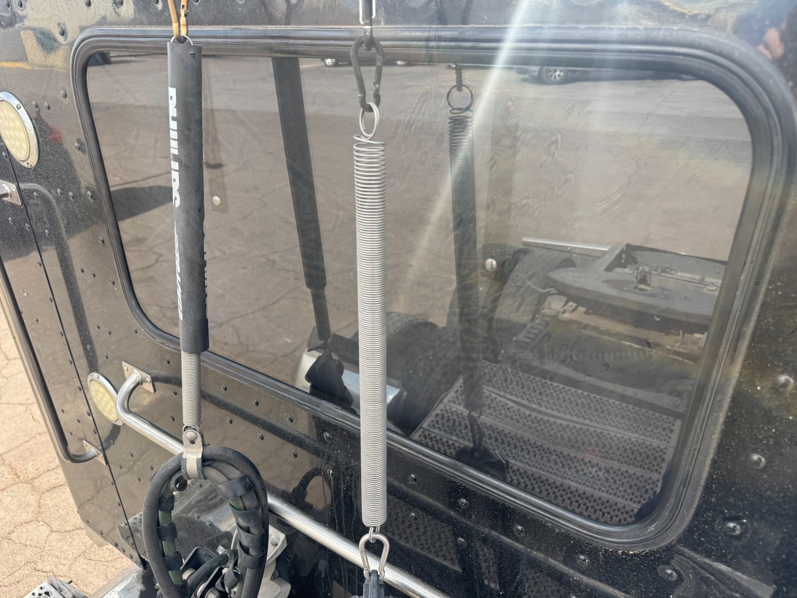 Peterbilt 389 Back Glass – Custom Cut Gray Laminated 35-11/16\