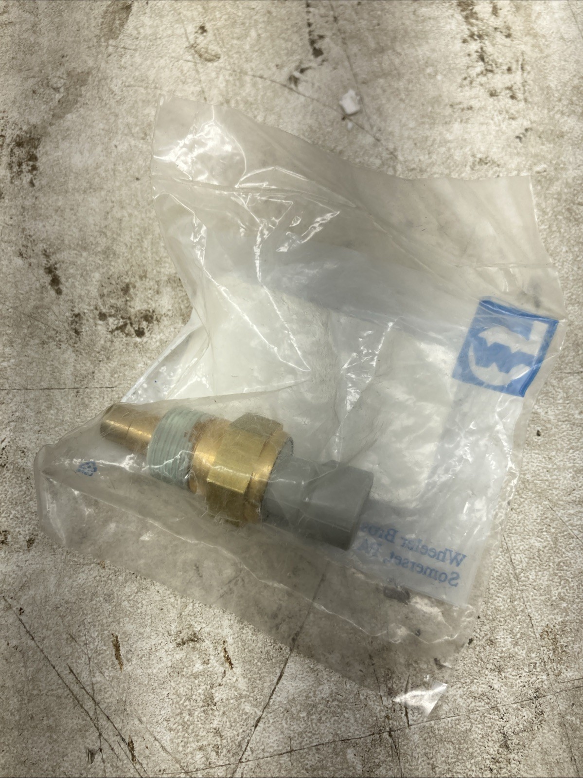 GM Engine Coolant Temperature Sensor 25037332 (New Old Stock) GM Engine Coolant Temperature Sensor 25037332 (New Old Stock)