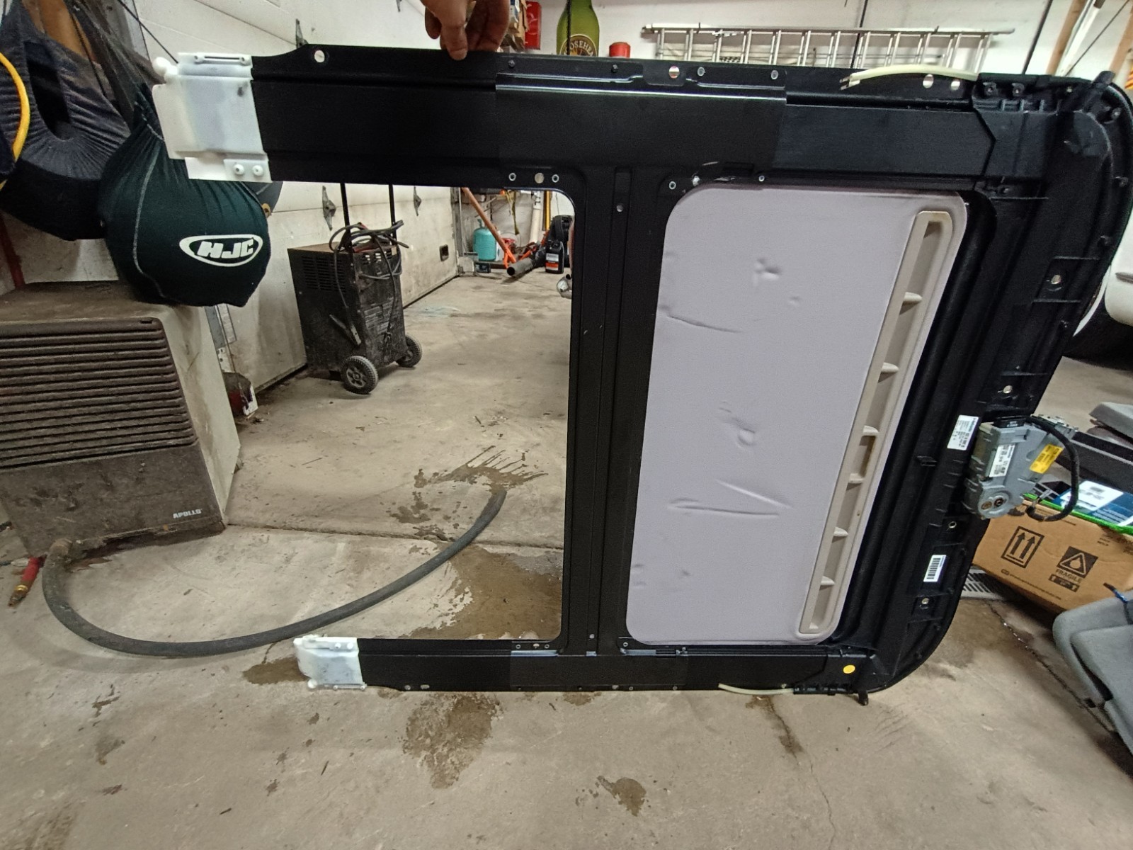 Audi B5 A4 S4 OEM Sunroof Frame Assembly With Shade 8D5877049A Audi B5 A4 S4 OEM Sunroof Frame Assembly With Shade 8D5877049A