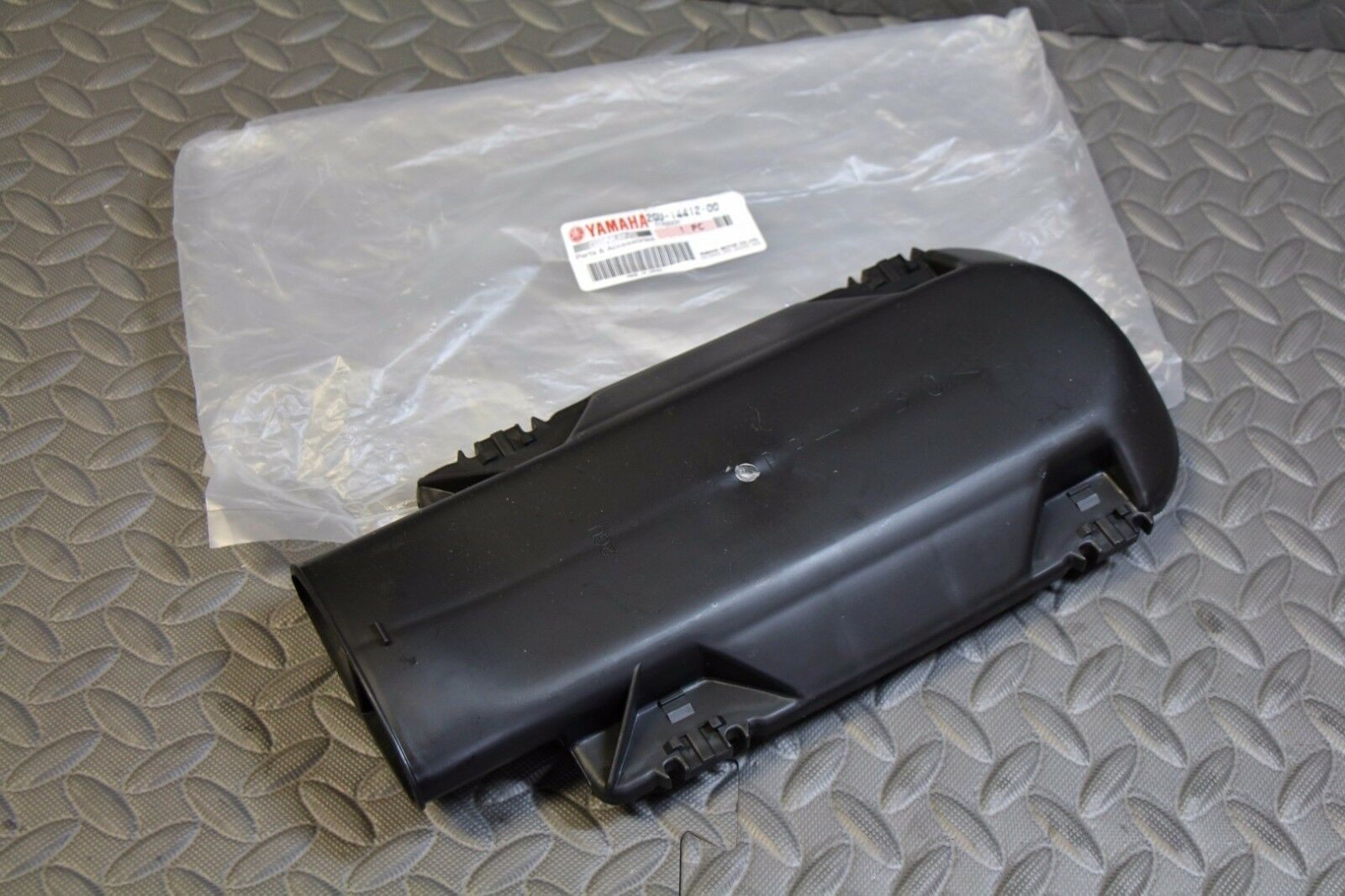 NEW airbox lid cover factory OEM air box Yamaha Banshee 1987-2006 2GU-14412-00