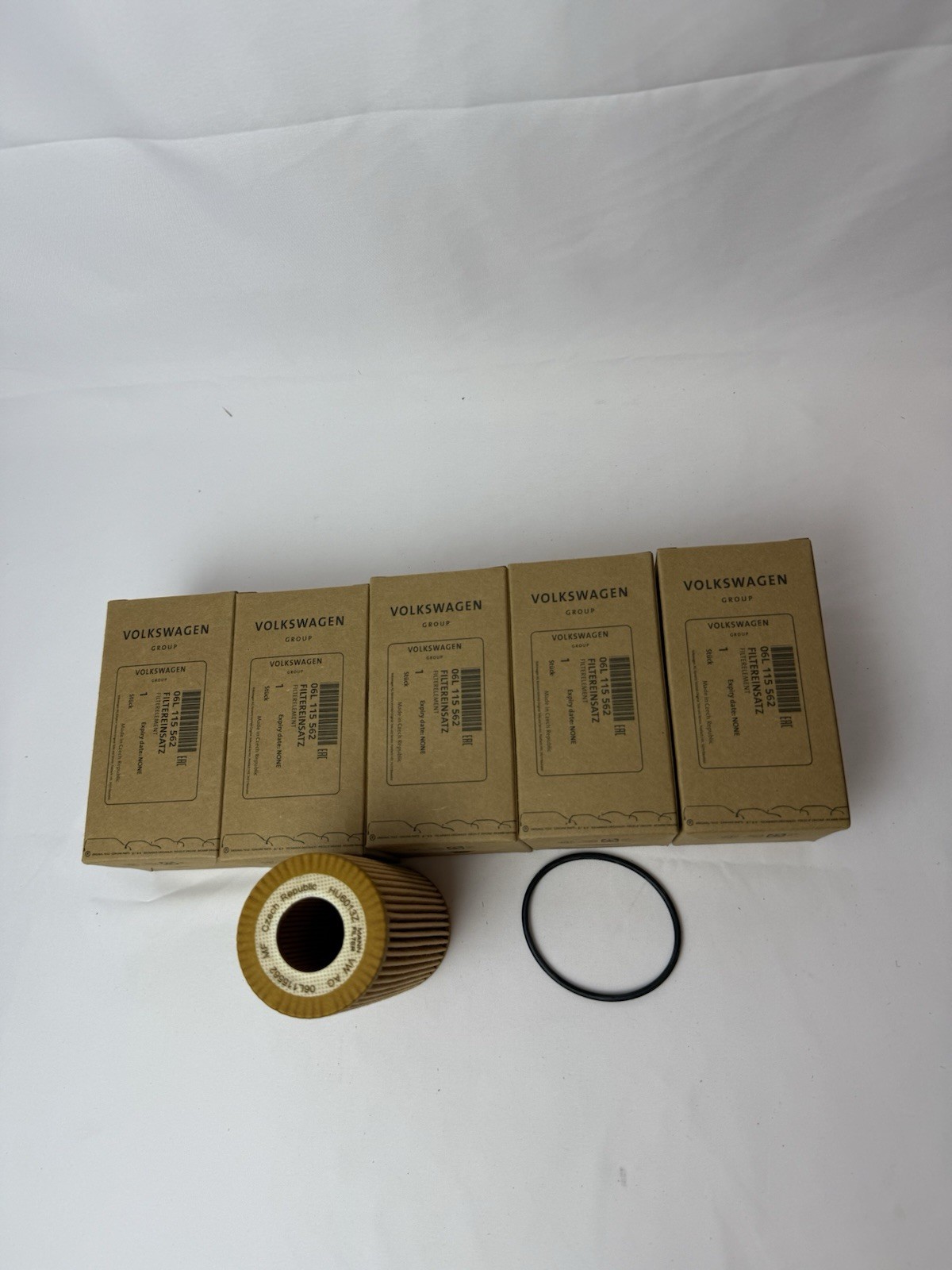 Set 5pcs. Genuine OEM VW Audi Oil Filter 06L115562 1.8T 2.0 GTI A4 Q5 Jetta Golf Set 5pcs. Genuine OEM VW Audi Oil Filter 06L115562 1.8T 2.0 GTI A4 Q5 Jetta Golf