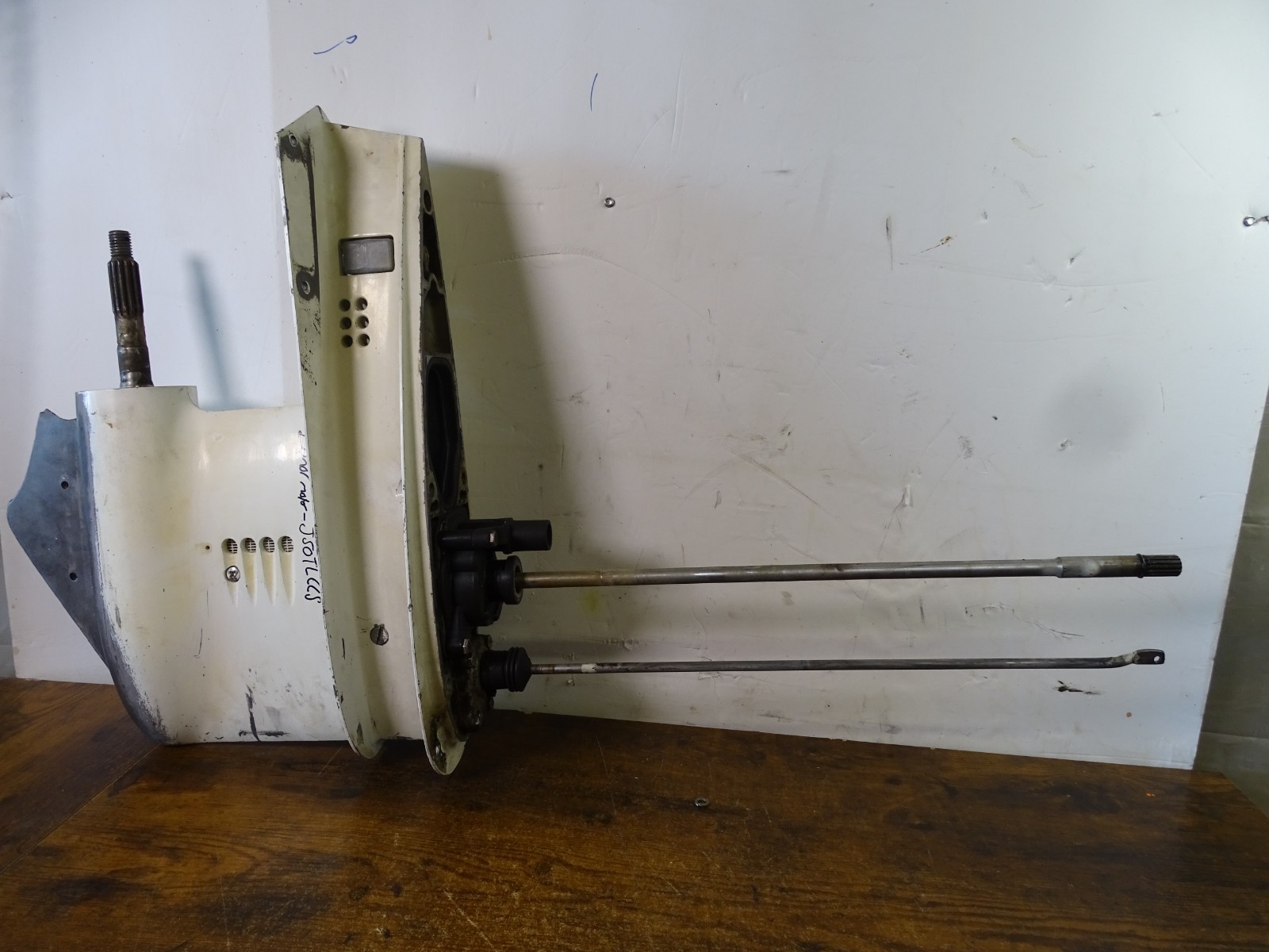 USED OMC Johnson Evinrude Gearcase Lower unit 392196 50hp 2 cylinder USED OMC Johnson Evinrude Gearcase Lower unit 392196 50hp 2 cylinder