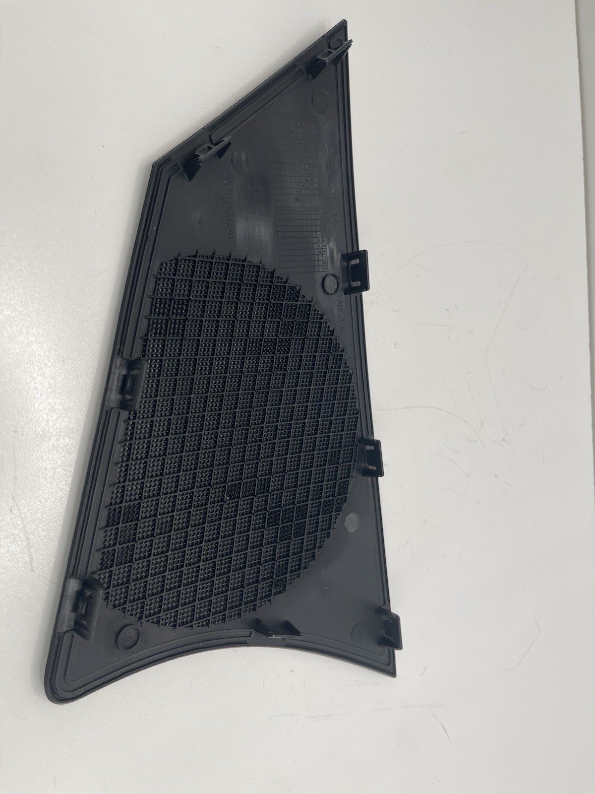 10-13 MERCEDES C250 W204 C207 E550 E350 LEFT REAR SPEAKER COVER A2078270340 10-13 MERCEDES C250 W204 C207 E550 E350 LEFT REAR SPEAKER COVER A2078270340