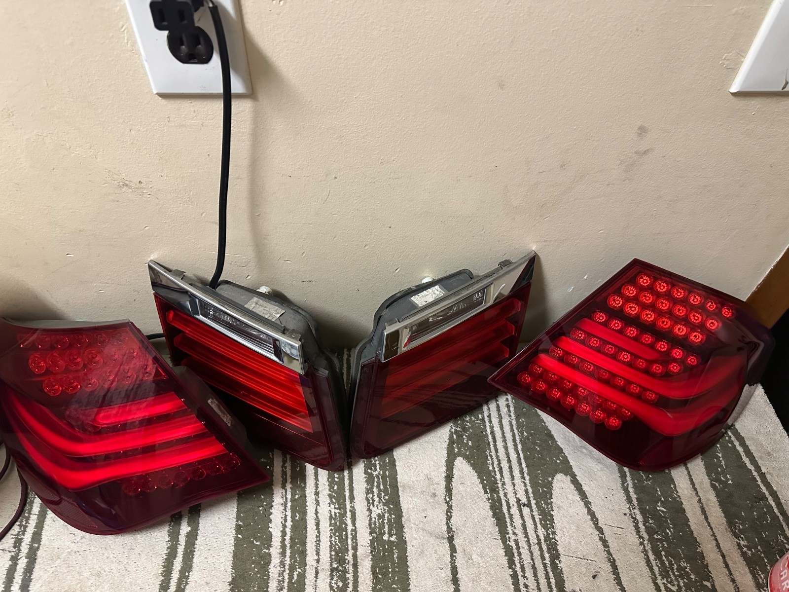 13-15 bmw 750 li F02 rear tail lights 4 pieces 13-15 bmw 750 li F02 rear tail lights 4 pieces