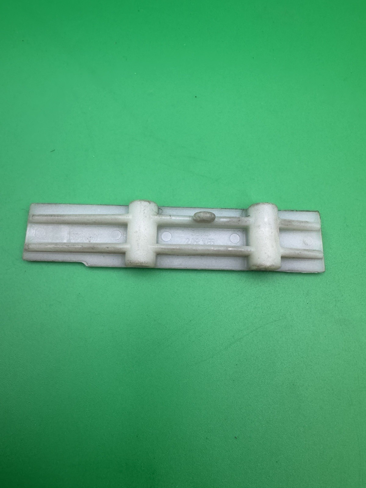 Vintage Genuine Mercedes Timing Chain Rail, 117 052 08 16 Vintage Genuine Mercedes Timing Chain Rail, 117 052 08 16