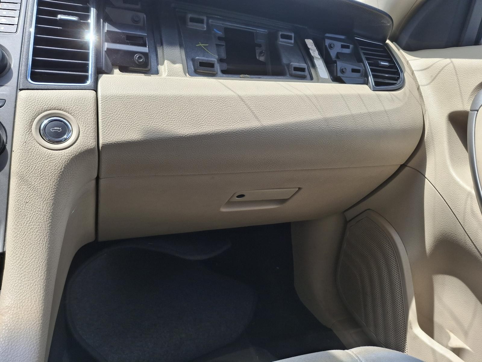 Used Glove Box fits: 2016 Ford Taurus Glove Box Grade A