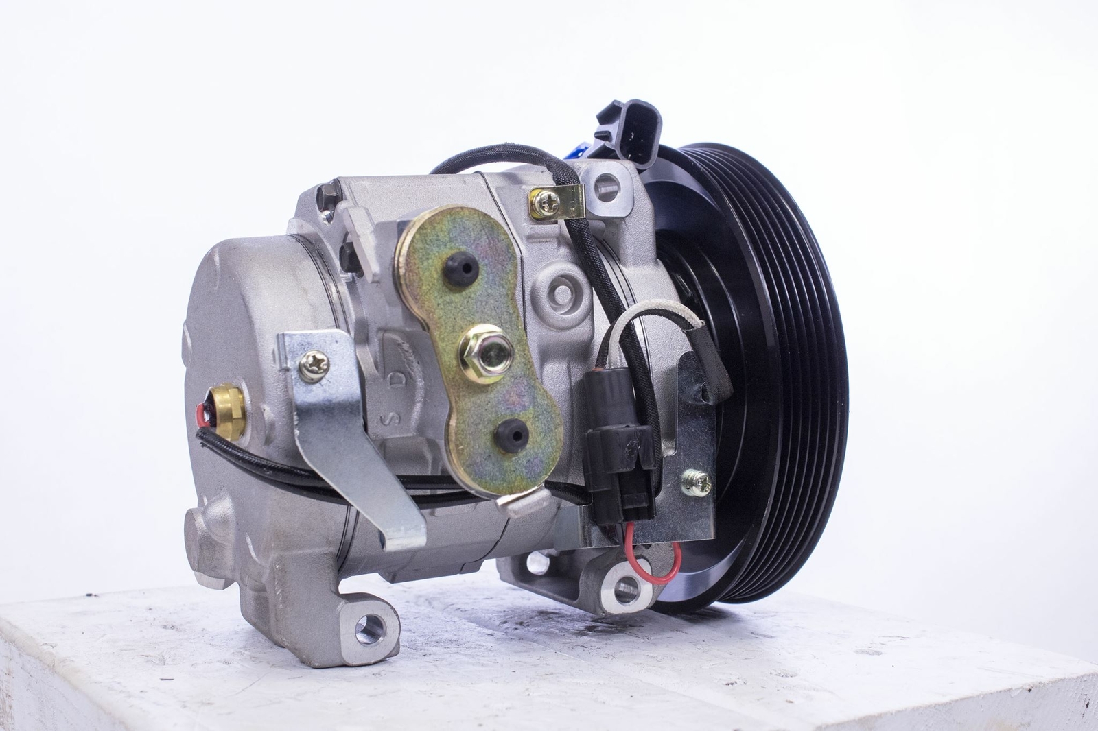 Denso AC Compressor - 10S15C 159mm, 6 Groove SHD Clutch 15k 1-2 W114 Denso AC Compressor - 10S15C 159mm, 6 Groove SHD Clutch 15k 1-2 W114