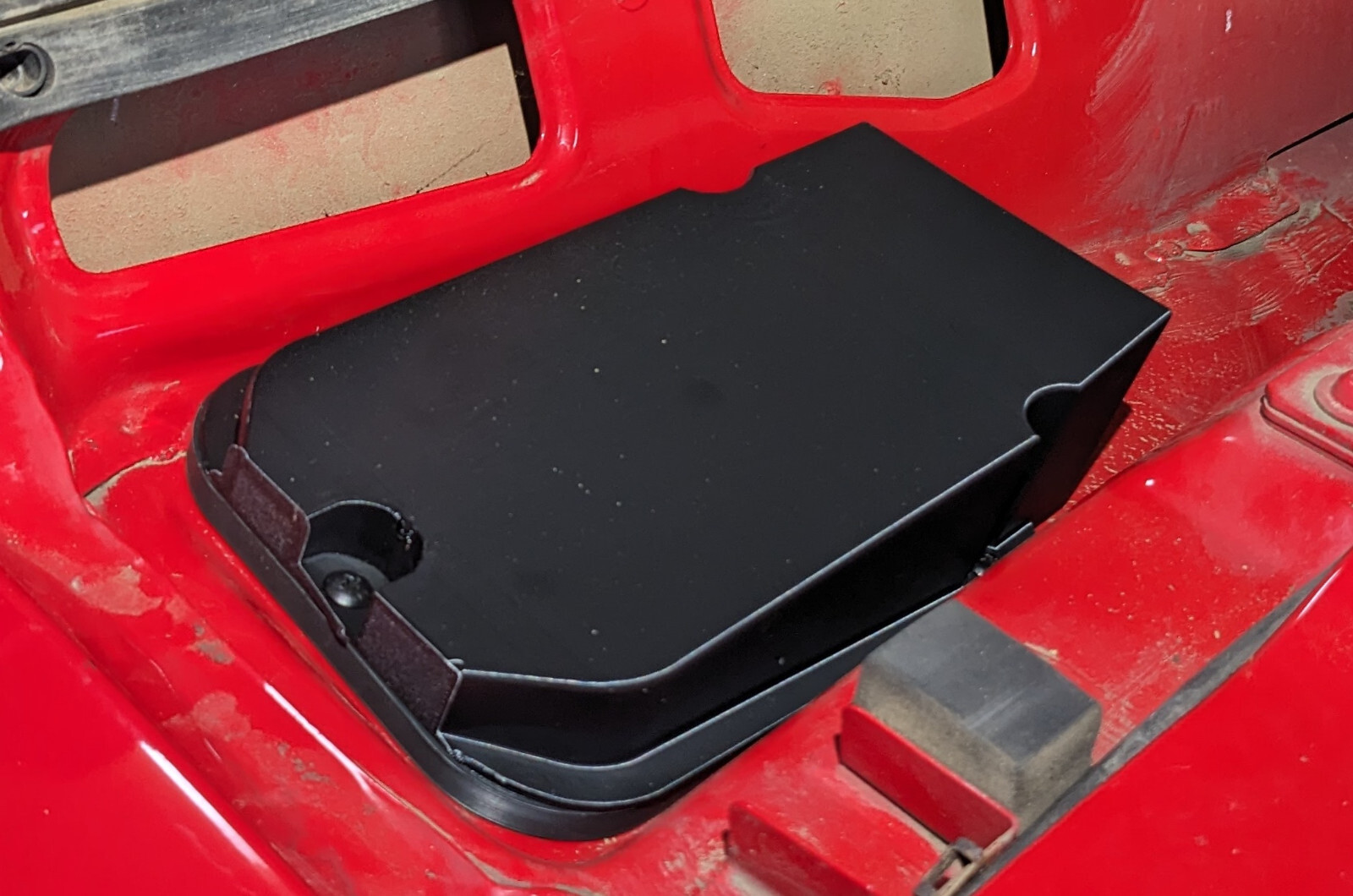 The original Jeep Wrangler 2000-06 (TJ/LJ) Cabin Filter, cover and seal