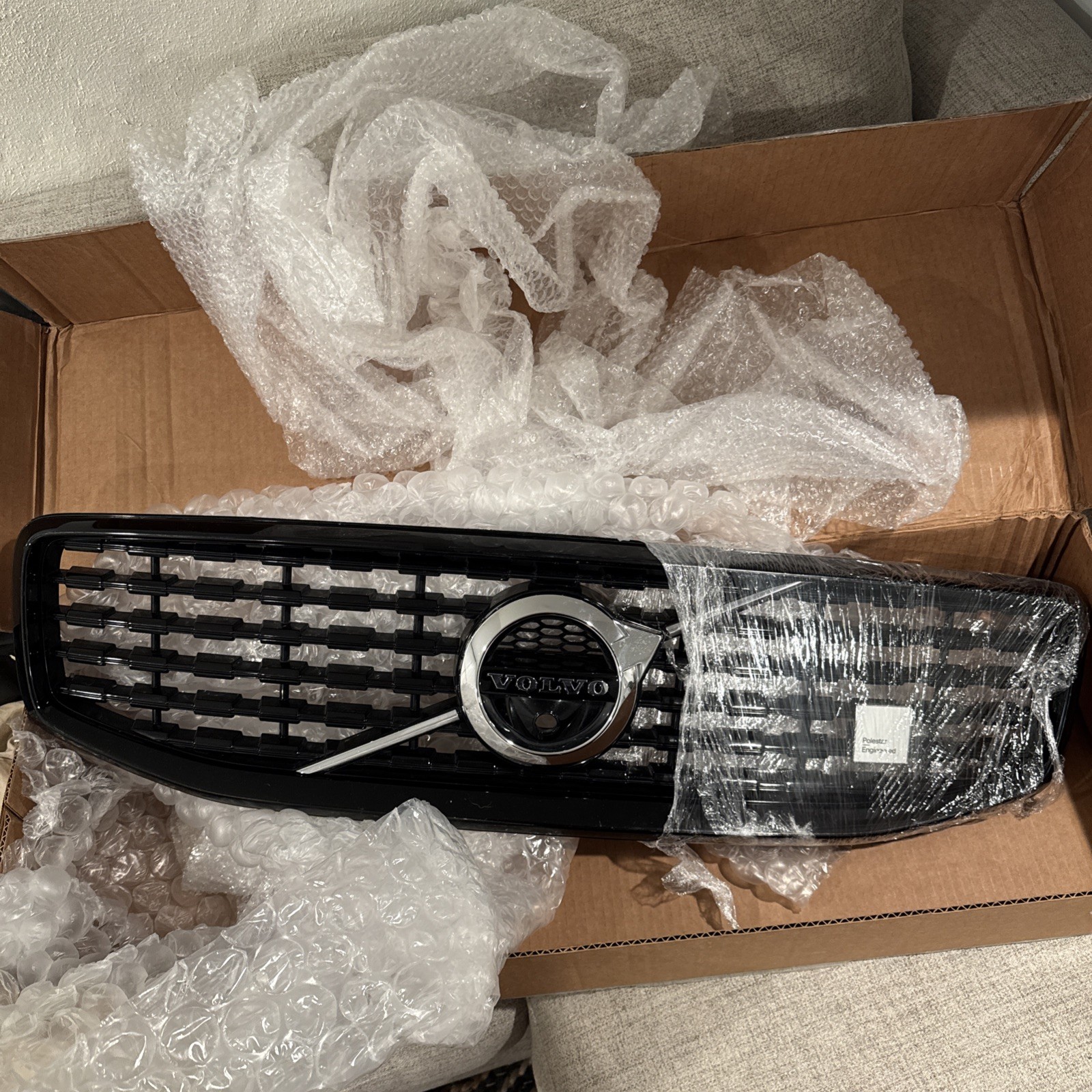 2020-2022 Volvo SPA XC60 R-DESIGN Front grille grill w/ emblem OEM Black Gloss