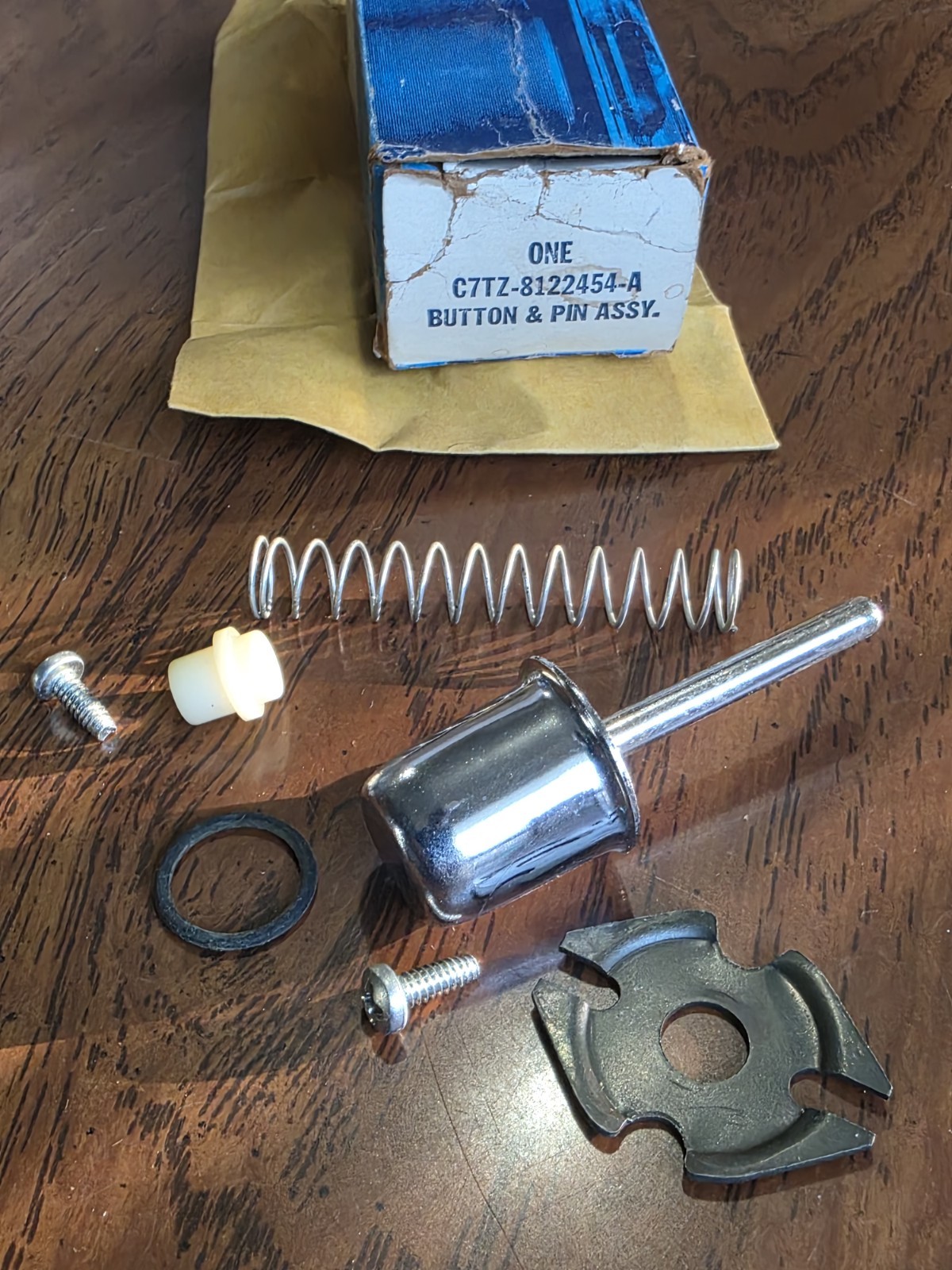 NOS OEM 1967-1972 FORD F100 F250 F350 PICKUP DOOR HANDLE BUTTON PIN SPRING KIT