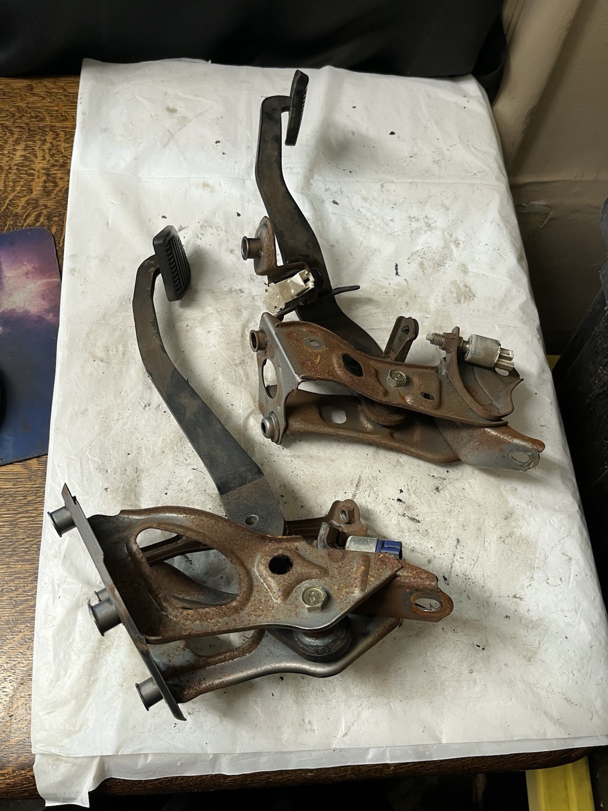 1994-1999 Toyota Celica 1.8L sedan clutch brake pedal assembly pair interior C4