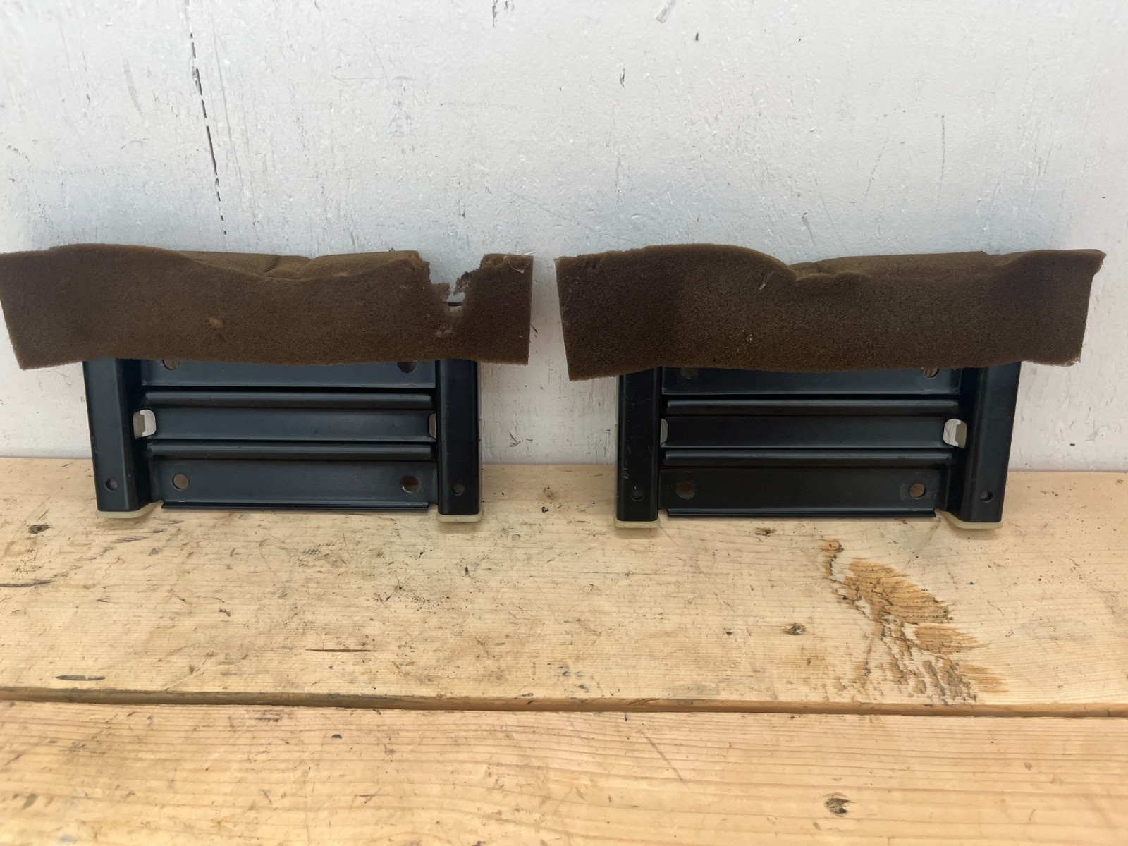 77-87 BMW 7 Series E23 Set Holder Headrests Rear 52201828736 OEM