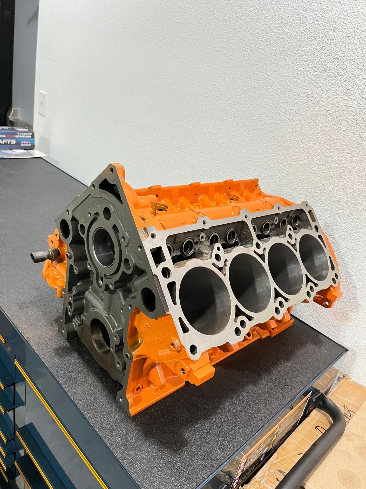 6.4L HEMI 392 BARE BLOCK / 0.20 BORE / CHARGER/CHALLENGER/CHEROKEE/SRT-8 MODELS