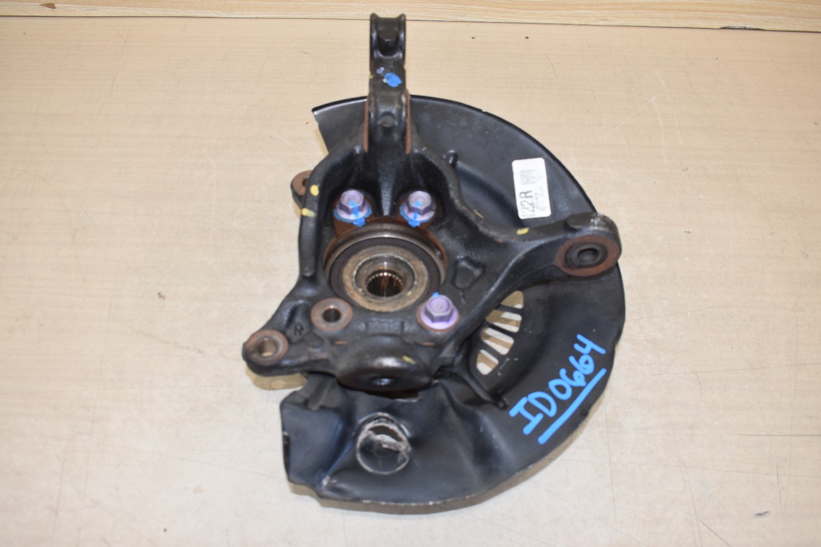 18-25 TOYOTA CAMRY FRONT SUSPENSION KNUCKLE SPINDLE GENUINE RIGHT RH 43211-06260 18-25 TOYOTA CAMRY FRONT SUSPENSION KNUCKLE SPINDLE GENUINE RIGHT RH 43211-06260