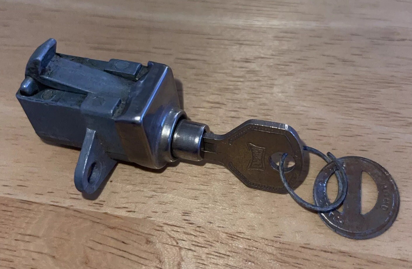 Hurd Glove Box Lock & Key for various Ford Lincoln Mercury Early 1940’s  NOS