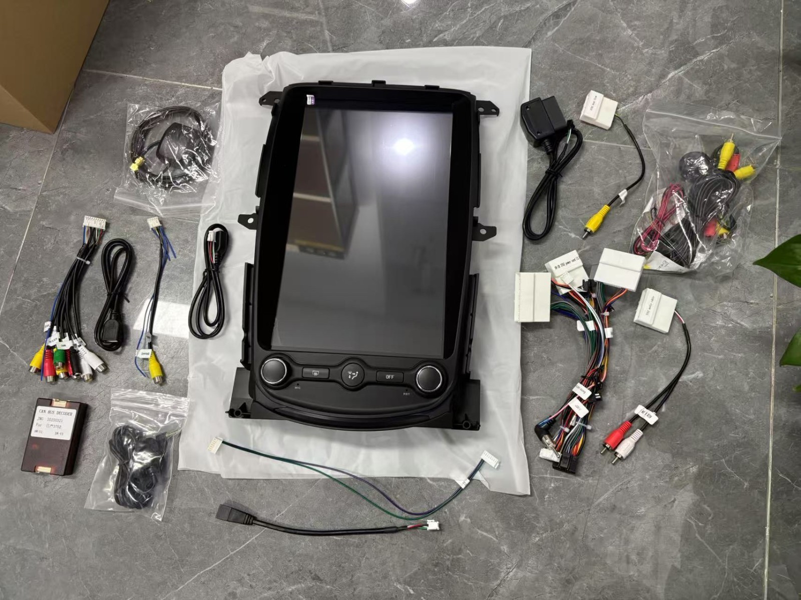 13.6'' Tesla Screen Car Radio Wireless CarPlay 2+32GB For 2008-2019 Nissan 370Z