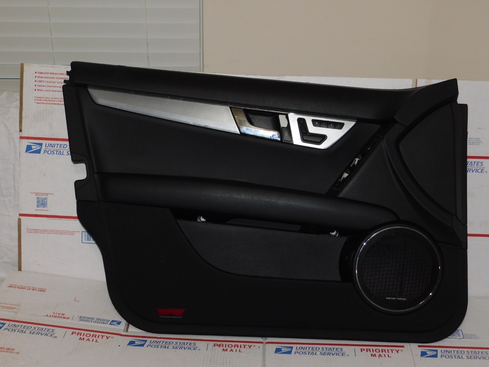 08-14 Mercedes W204 C300 C250 C350 Front Left Driver LH Door Panel OEM Black 4 08-14 Mercedes W204 C300 C250 C350 Front Left Driver LH Door Panel OEM Black 4