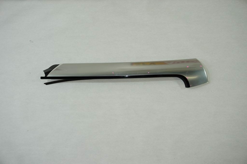 AUDI R8 SPYDER PILLAR MOLDING RIGHT TRIM 2011 2012 2013 2014 2015 427 853 266 C