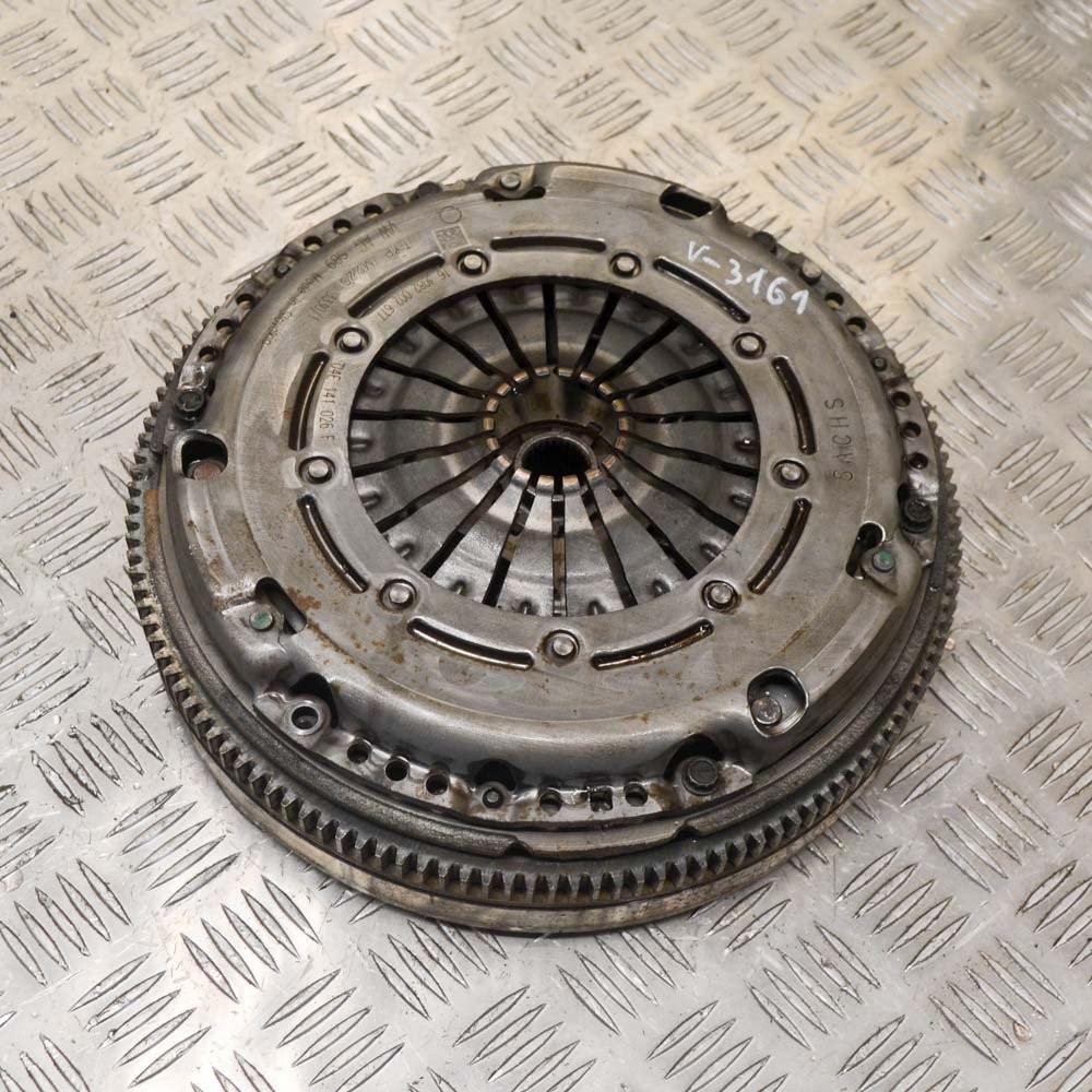Vw Golf Mk8 1.5 Tsi Flywheel Clutch Kit 04E141026F 04E141031M 96kw 2020