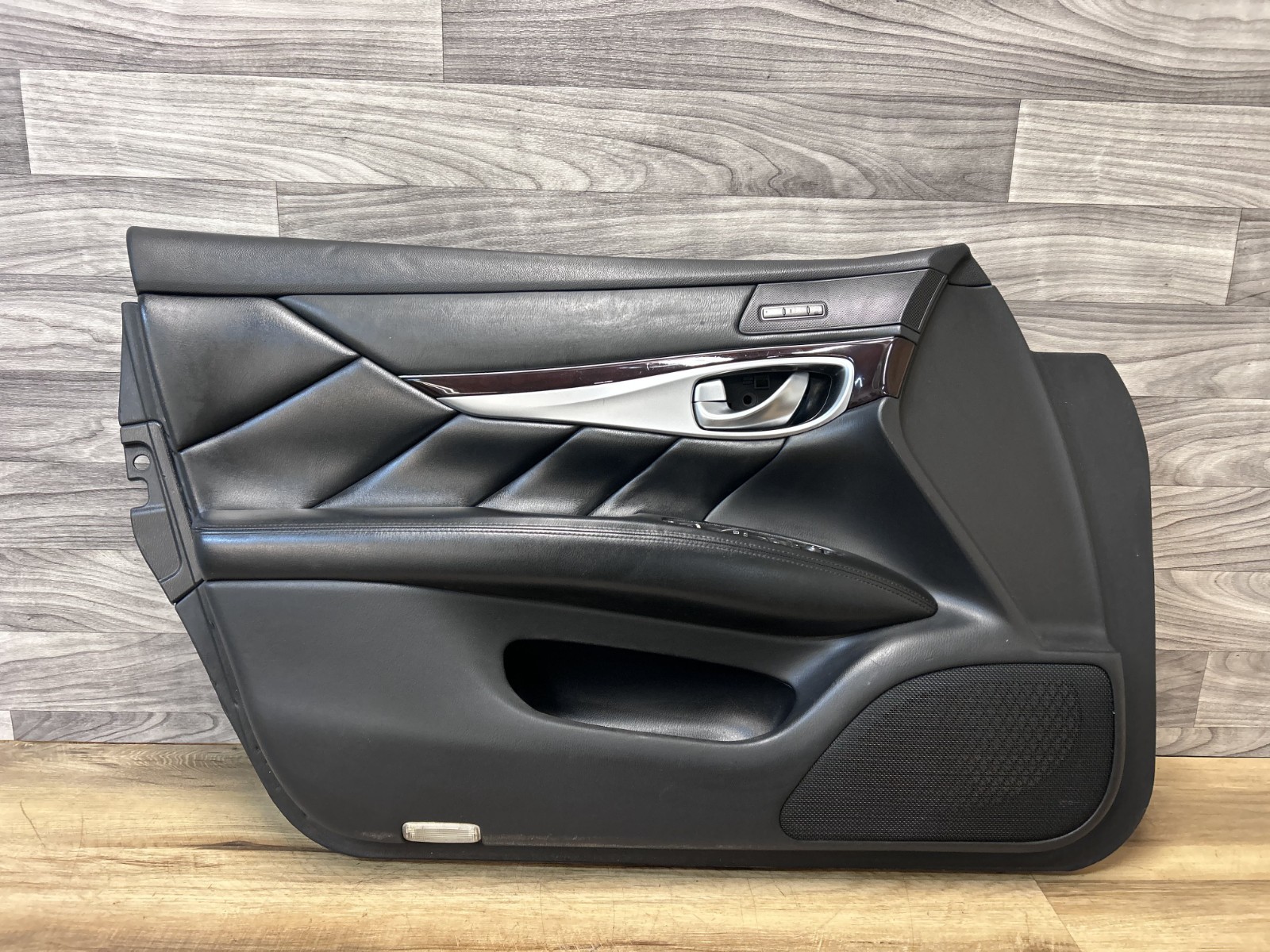 INFINITI M37 Q70 OEM FRONT LEFT DRIVER SIDE DOOR INTERIOR PANEL (2011_2019)